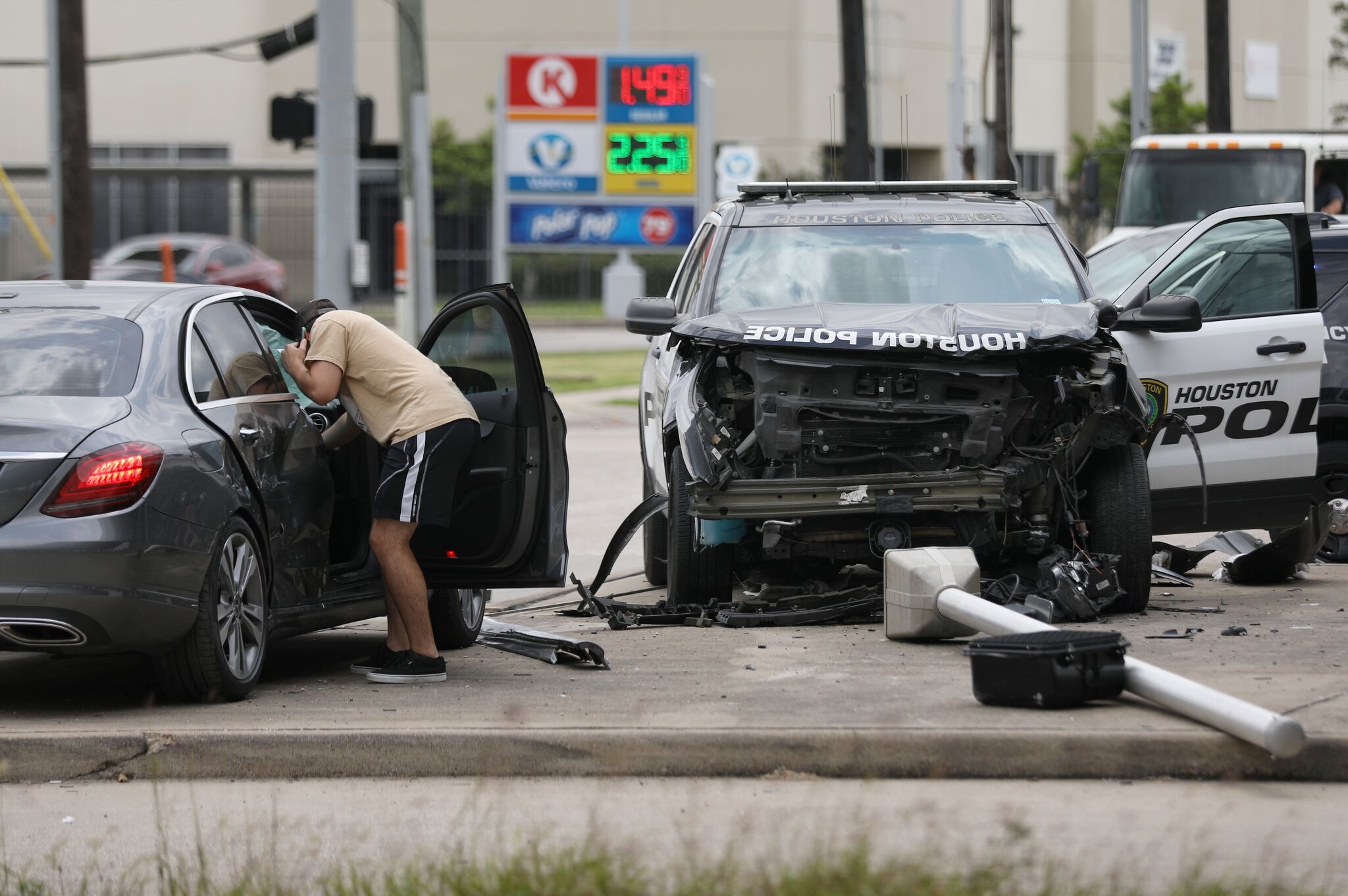 Houston withdraws police crash lawsuit tactic after judge questions city's legal strategy