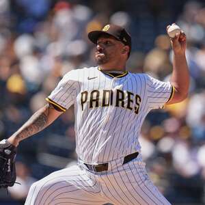 Néstor Cortés Philadelphia Phillies jersey debut and contract announcement details