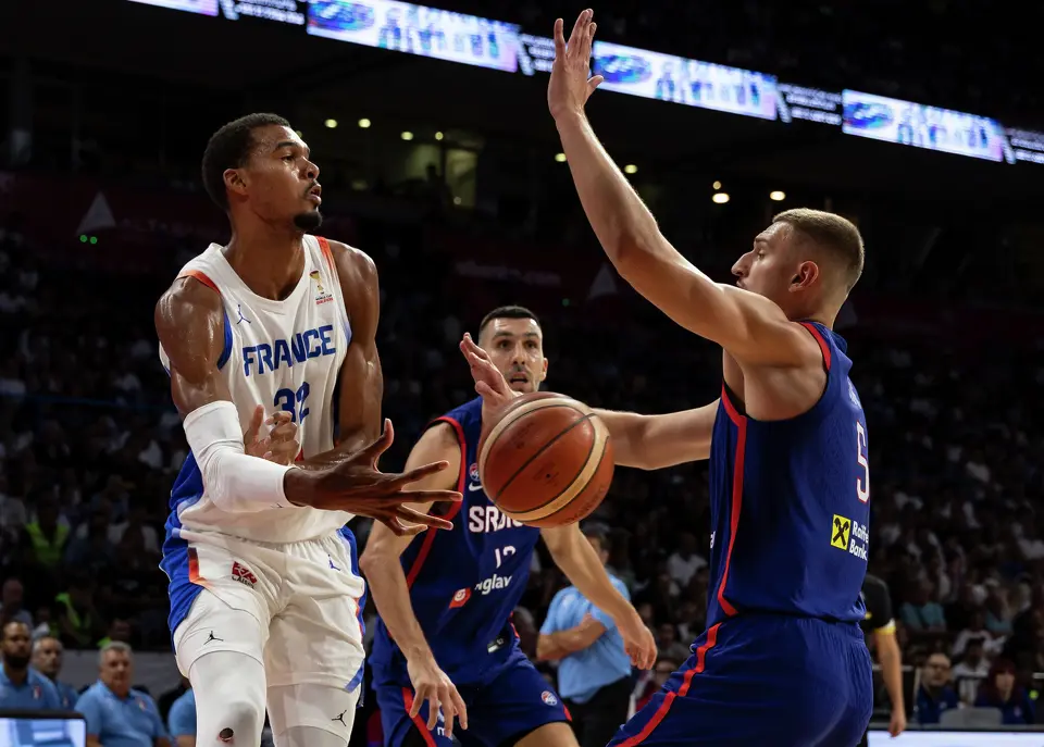 Victor Wembanyama (L) of France in action against Nikola Jovic of Serbia during the friendly match between Serbia and France at Belgrade Arena on August 20, 2026 in Belgrade, Serbia.