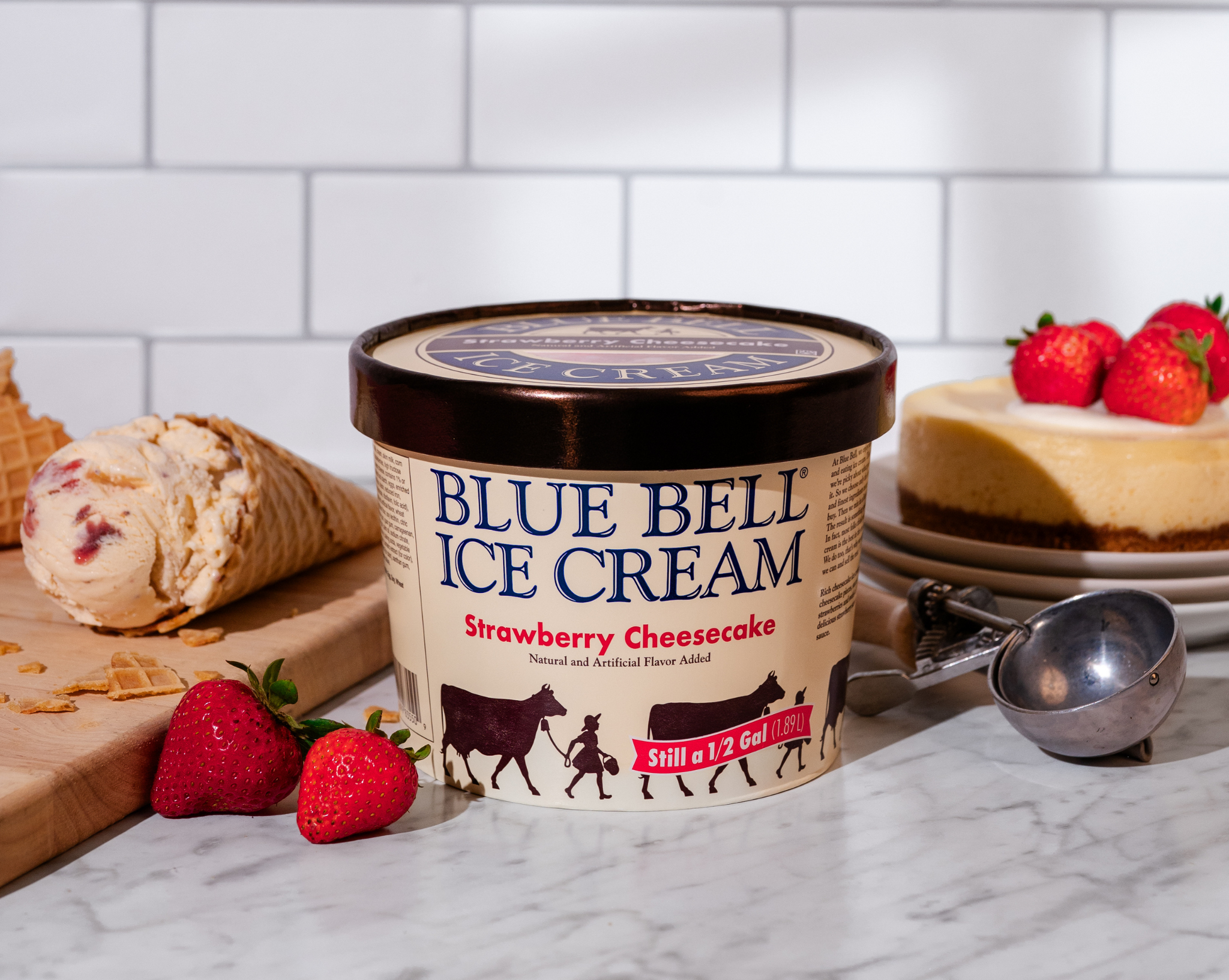 Blue Bell bringt Erdbeer-Käsekuchen-Eiscreme für kurze Zeit zurück.