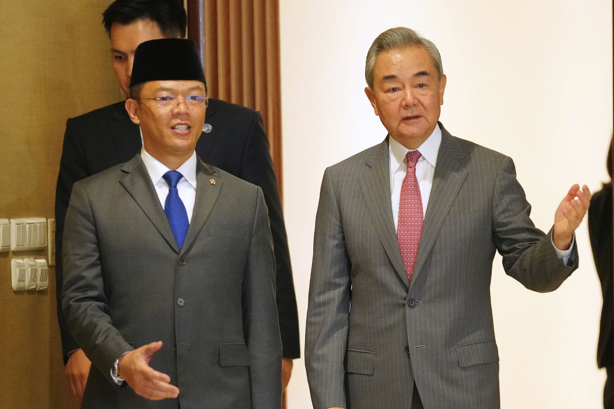 chron.com - EDNA TARIGAN - Indonesia and China discuss increasing defense cooperation and energy security
