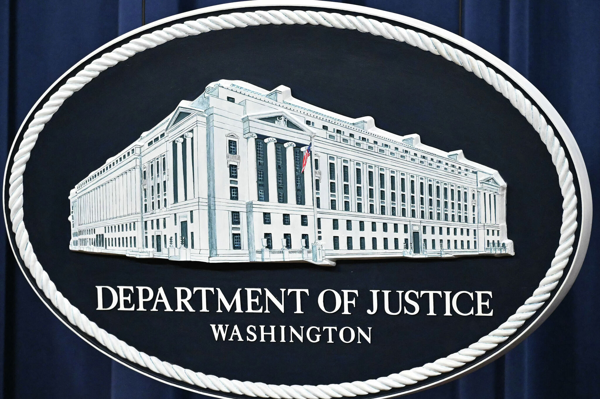 https://s.hdnux.com/photos/01/67/11/06/31232388/5/rawImage.jpg