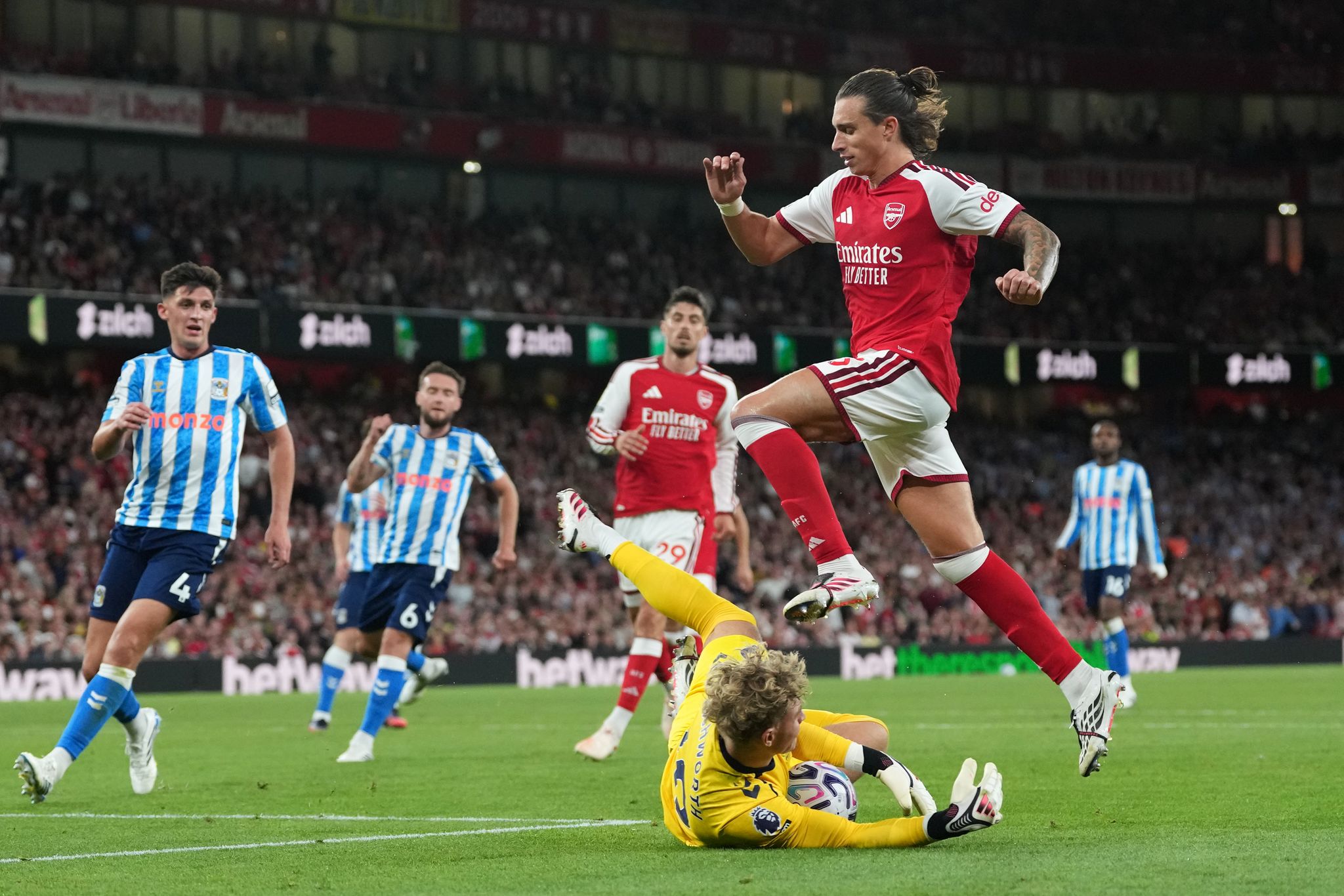 Arsenal, Marseille and Real Betis begin league campaigns with wins and clean sheets By ANDREW DOWNIE , Associated Press