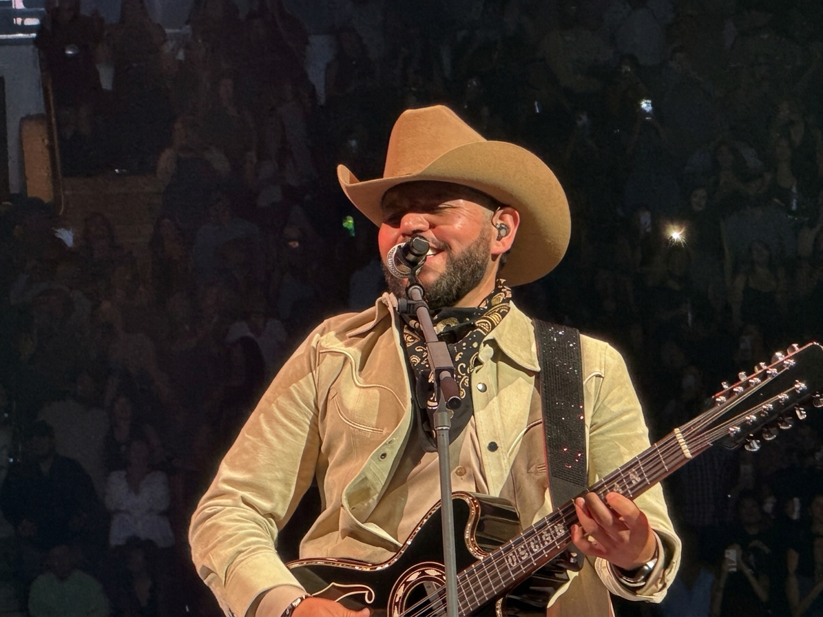 Duelo brings heartbreak, nostalgia and a 'surprise guest' to first of 3 sold-out shows in Houston