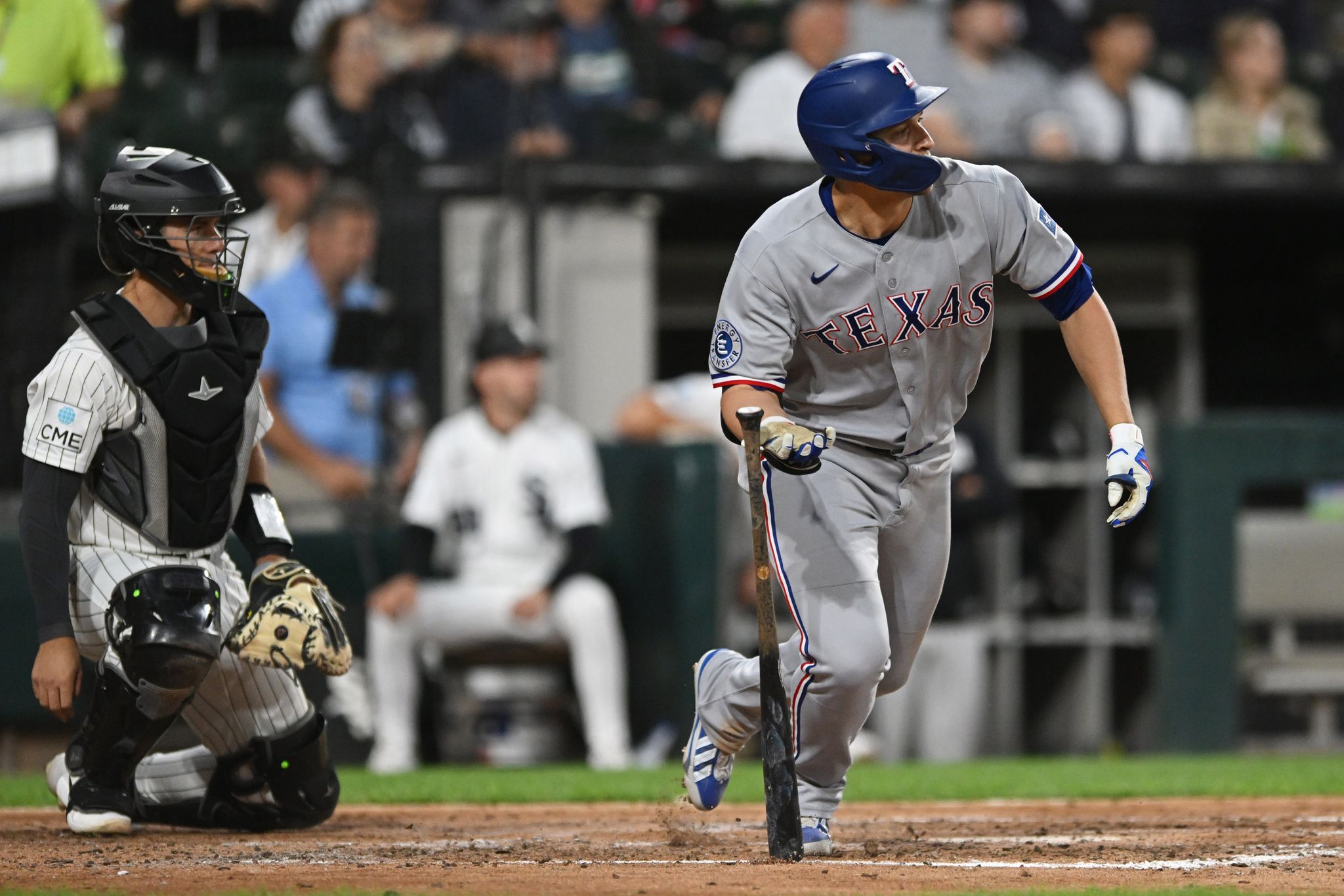 Texas Rangers Dominate Chicago White Sox 11-2 behind Seager’s 3 RBIs