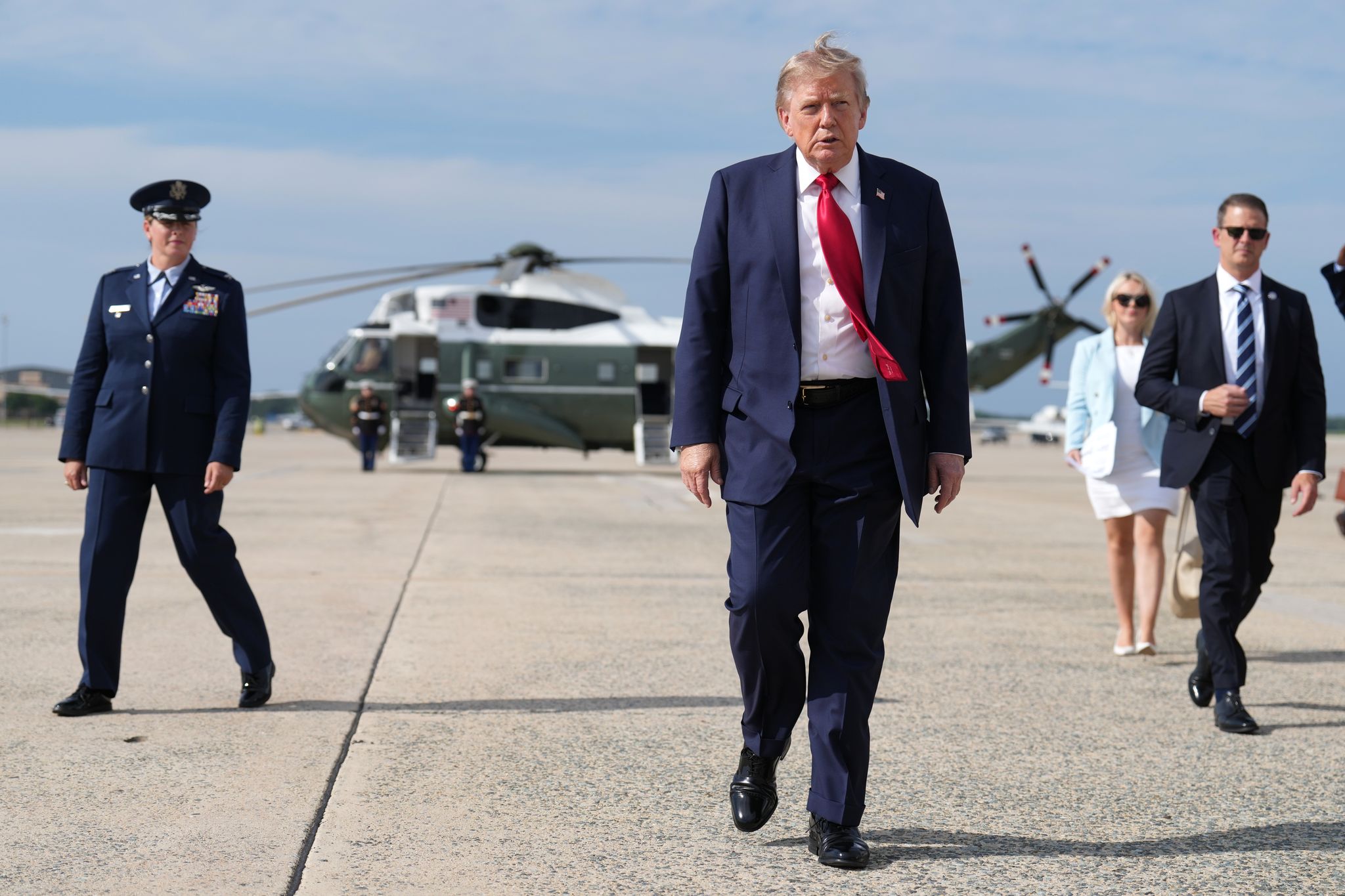 Photo: houstonchronicle.com Trump Signs Executive Order to Rename Lake Ontario as Lake America