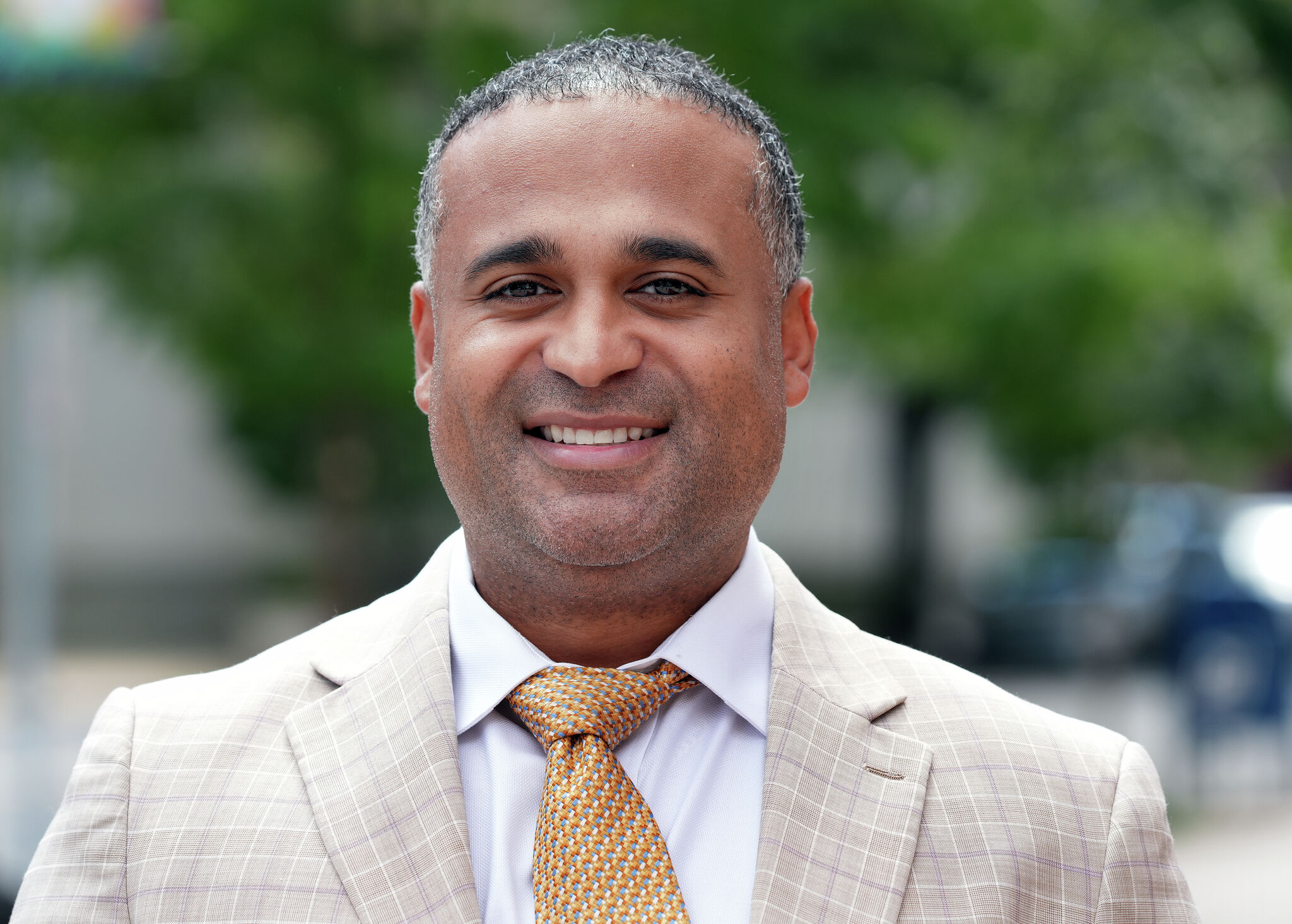 Mark Bradley ends third party campaign for Bridgeport probate judge against Paul Ganim