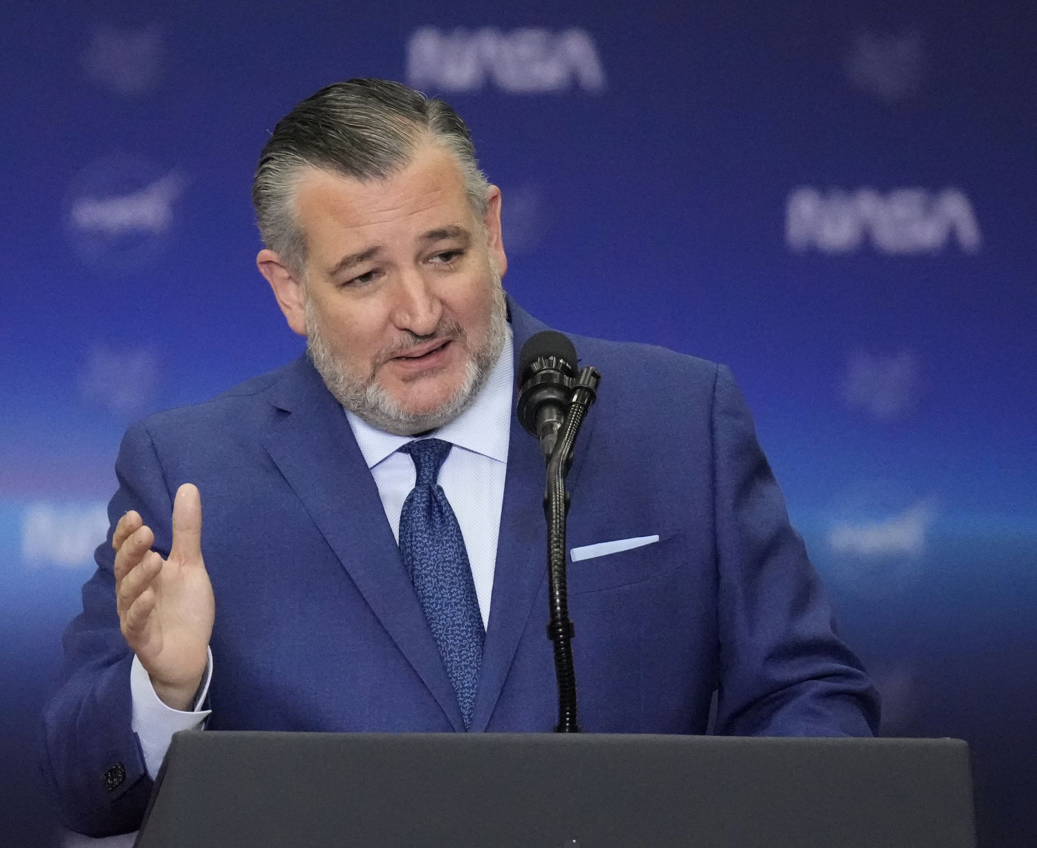 Ted Cruz racks up private jet flights ahead of midterms