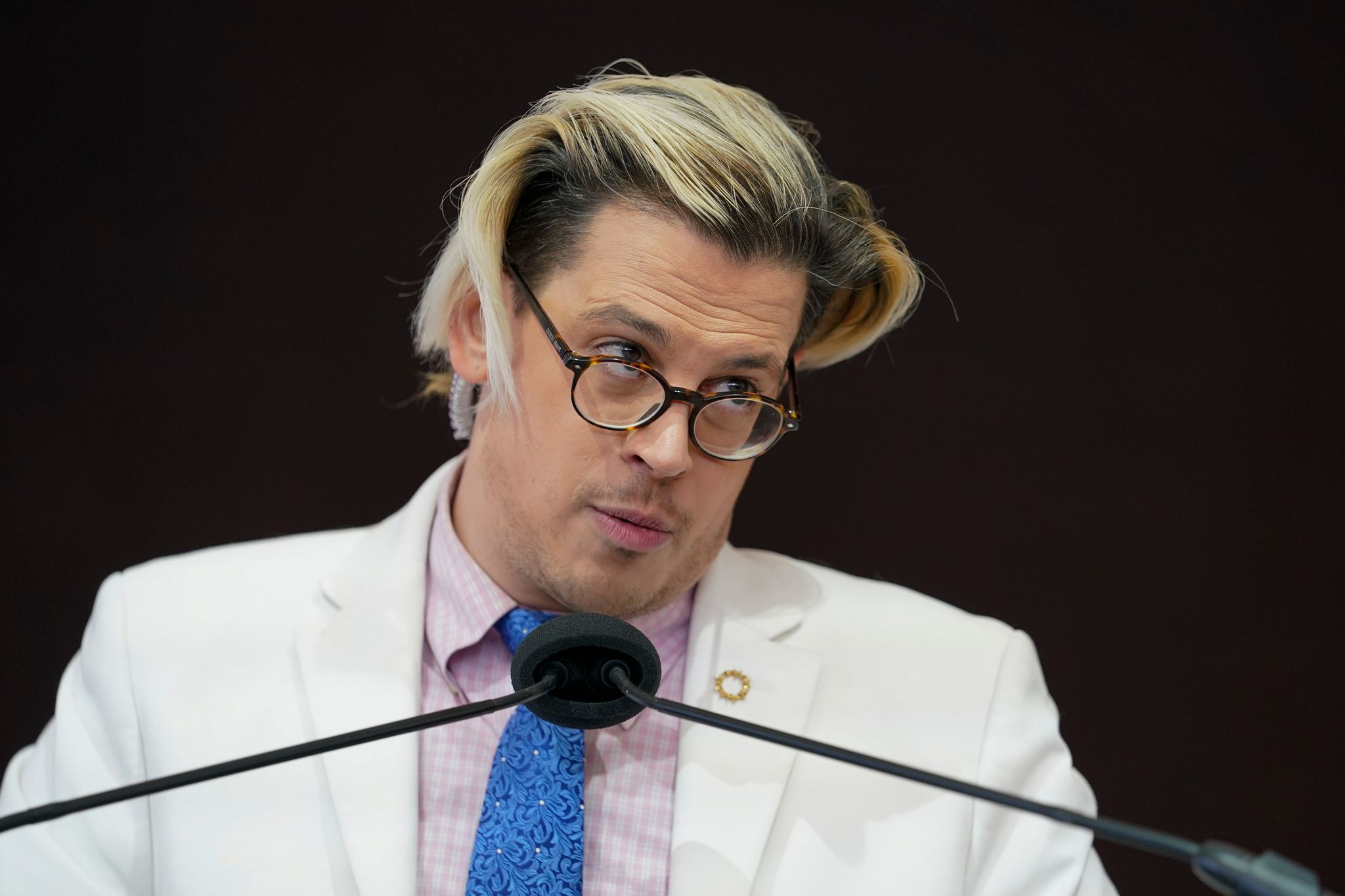 Far-right British provocateur Milo Yiannopoulos arrested by US immigration ...