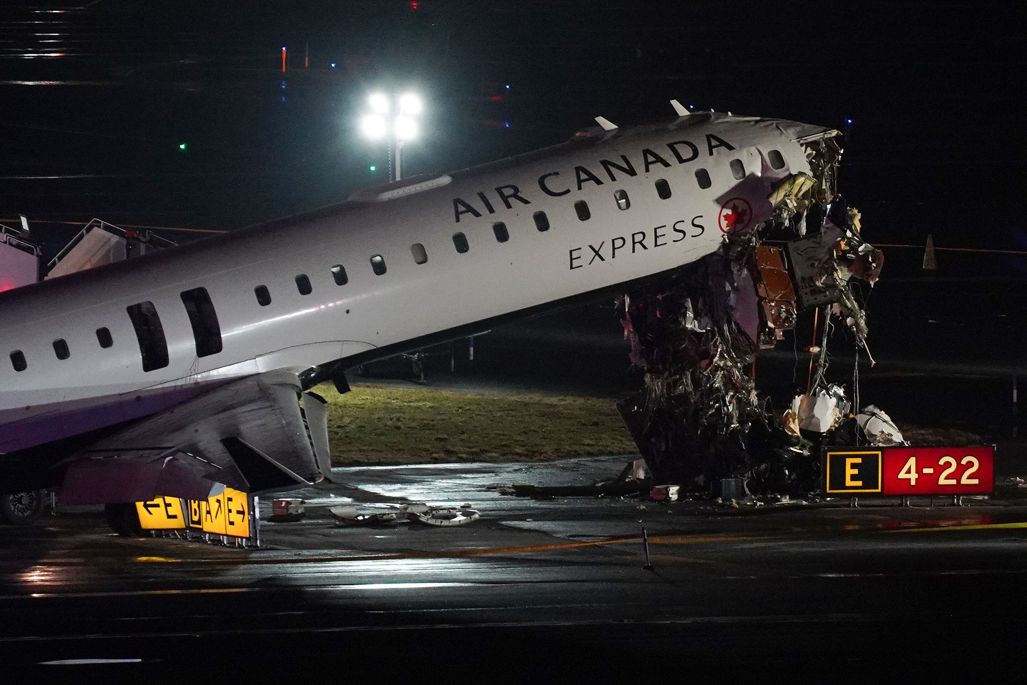 2 LaGuardia air traffic controllers left work an hour early before deadly crash, AP source says
