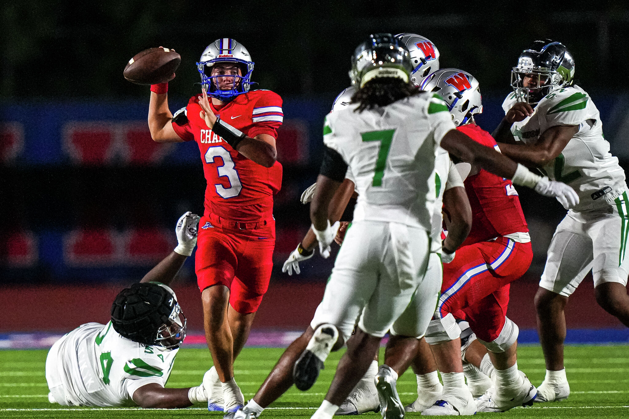 Westlake football-Inglewood takeaways: Chaps QB Patton Jones puts Texas vs Cali talk to rest