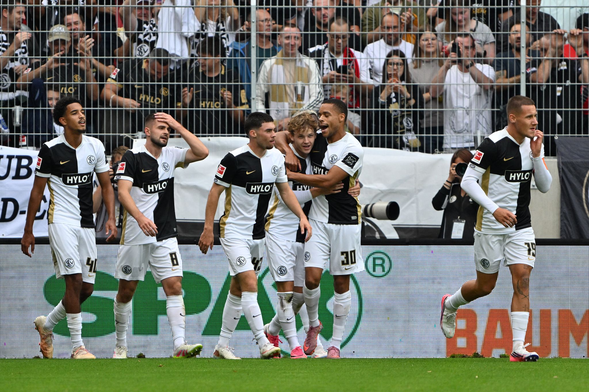 Atletico wins without Álvarez, Elversberg beats Leverkusen in 1st ever Bundesliga match By DANIELLA MATAR , AP Sports Writer Aug 29, 2026