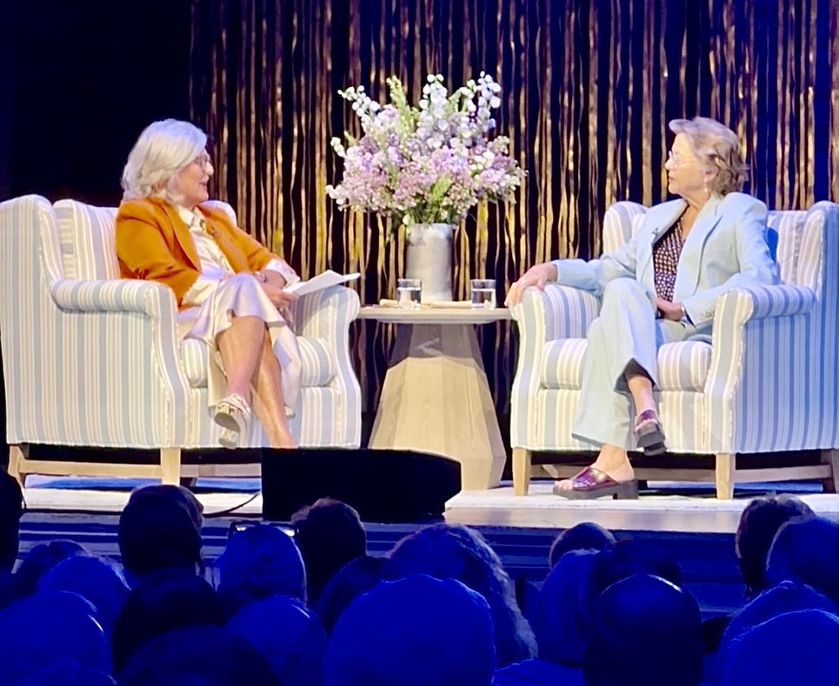 Annette Bening gets emotional hearing Katharine Hepburn's praise at Connecticut gala