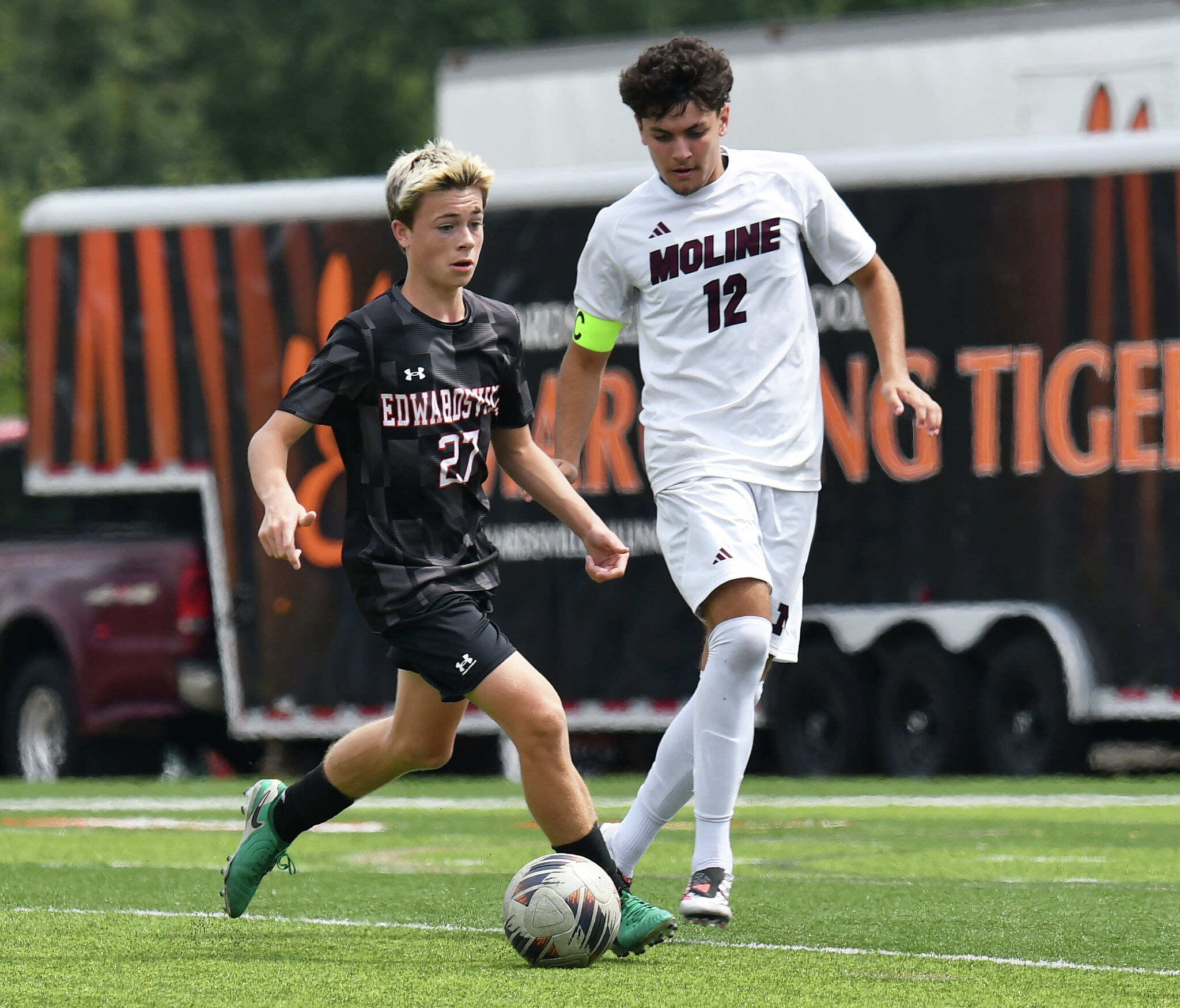 Edwardsville IL boys soccer shuts out Alton in SWC
