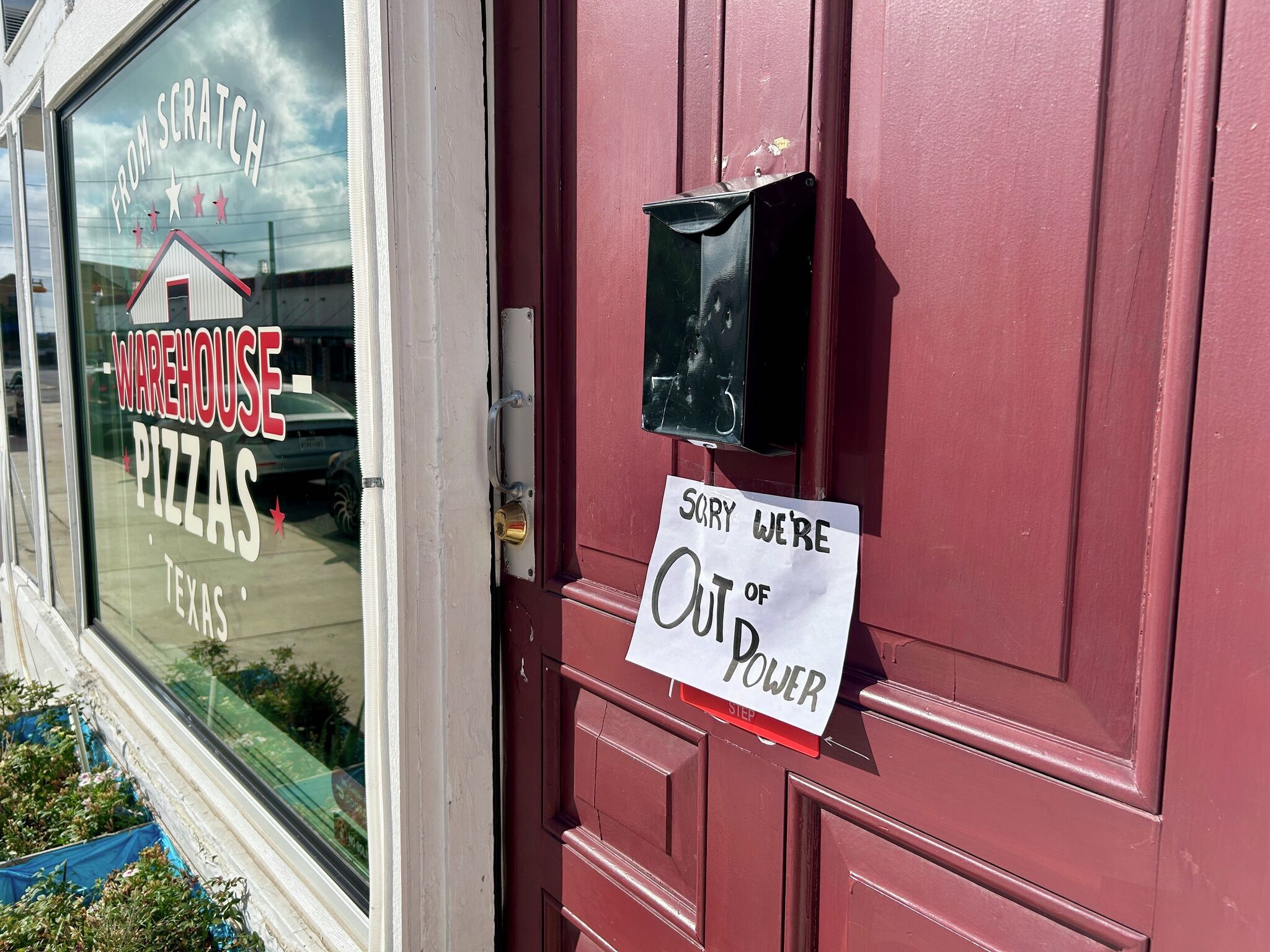Texas Warehouse Pizzas in San Antonio Closes After Storm Power Outage