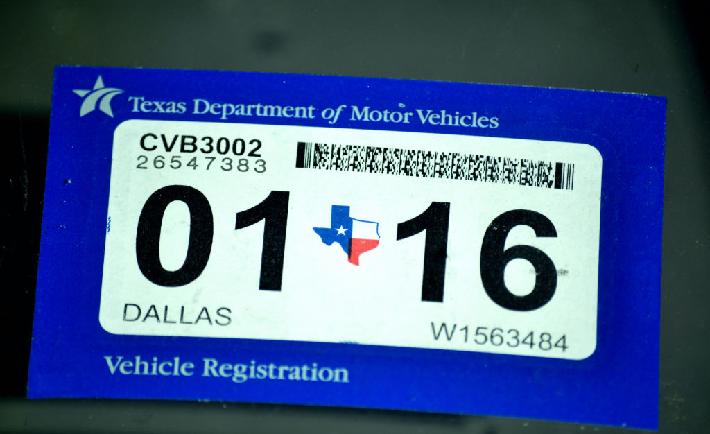 How long can you drive with an expired registration sticker in Texas?