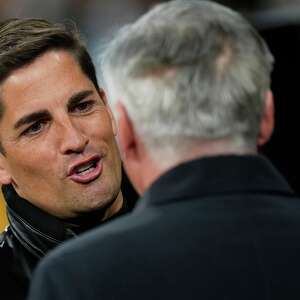 Robert Moreno managing football team during intense game