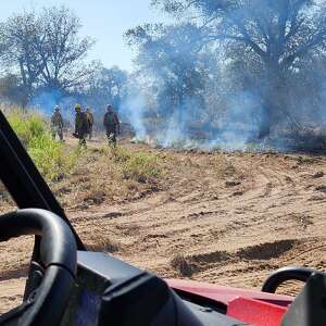Fire crews battling 300-acre wildfire in Atascosa County