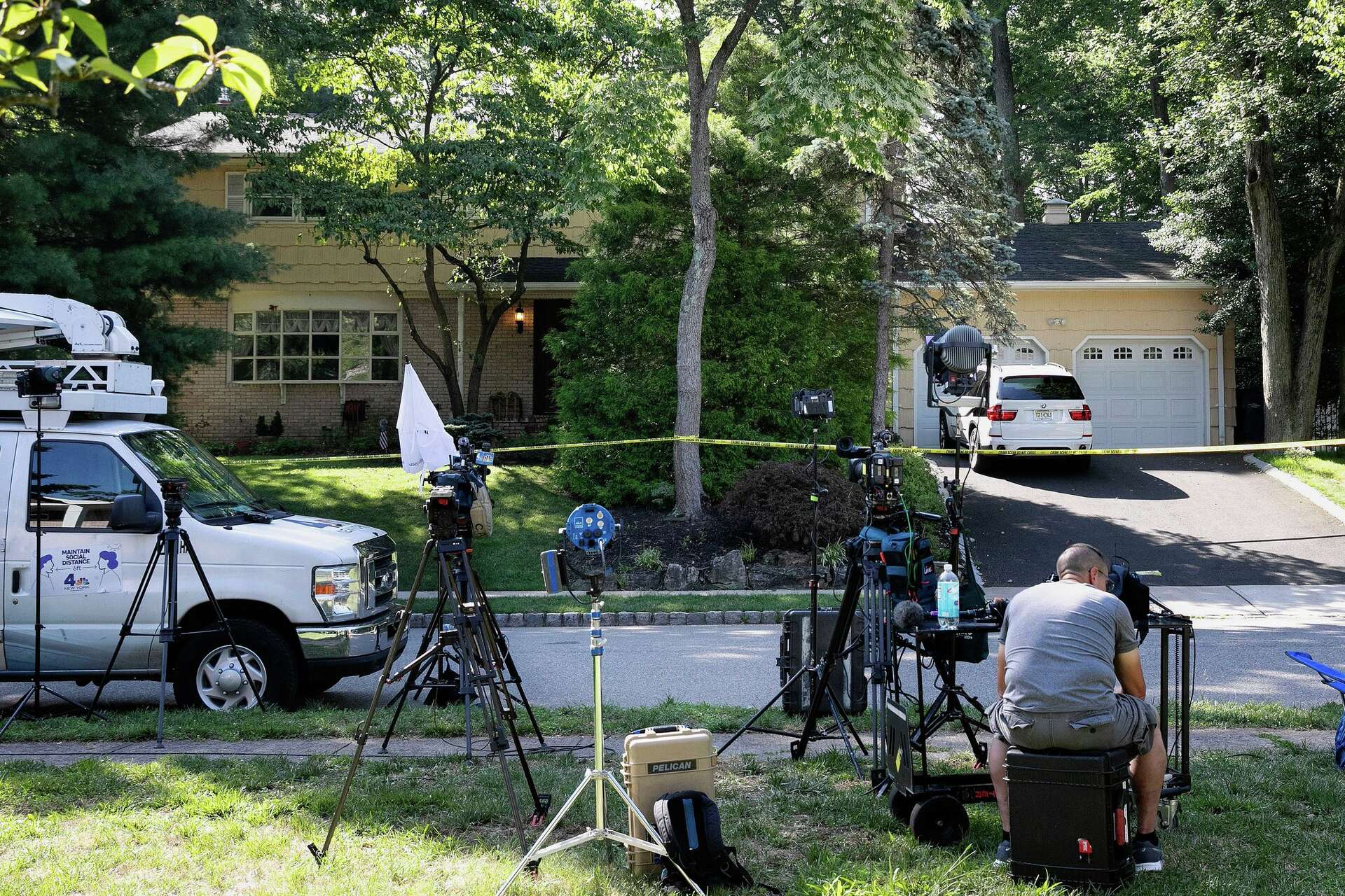 US judges reveal panic buttons, private security in chilling new ...