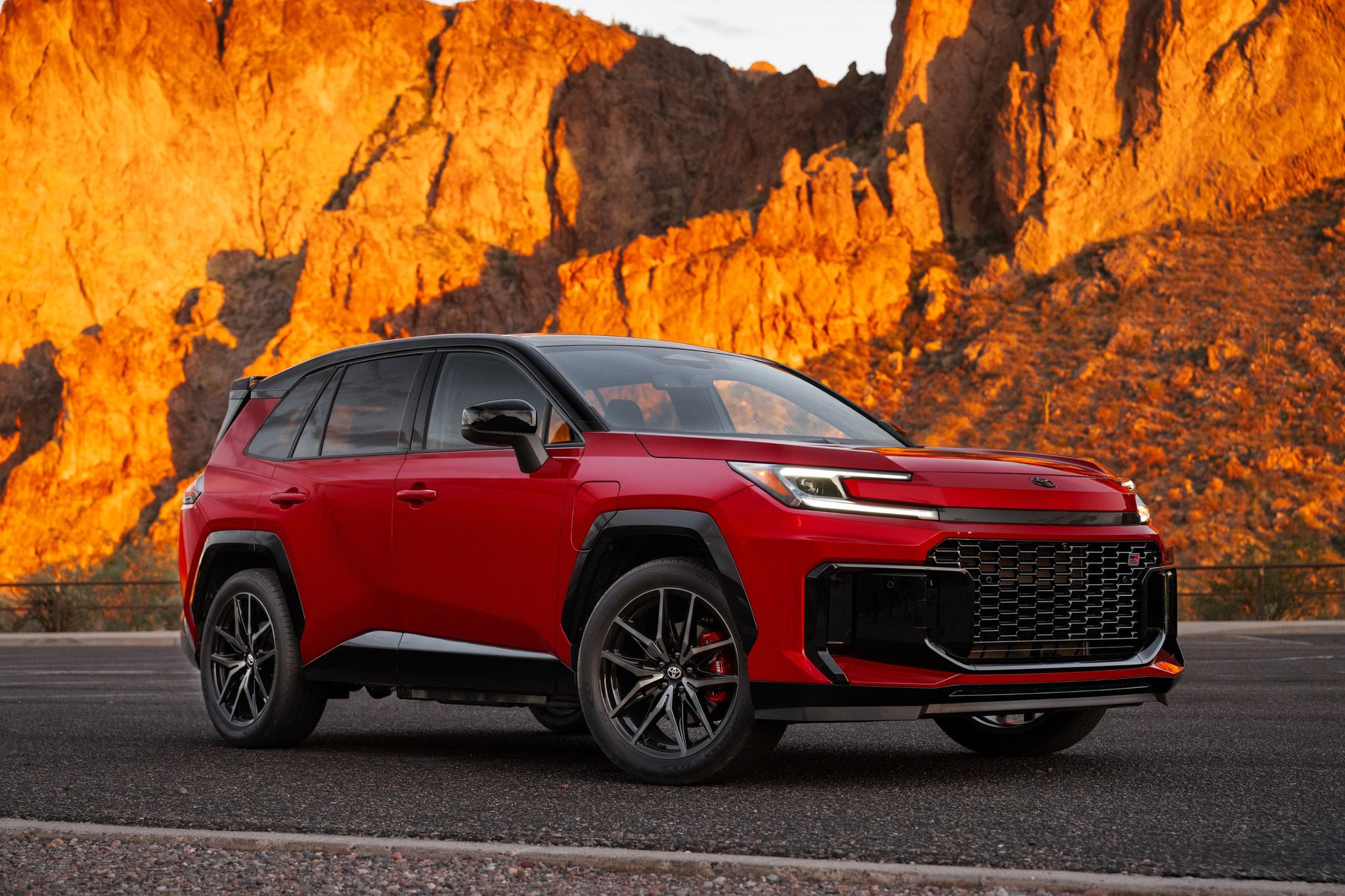 Toyota RAV4 vs. Hyundai Tucson, an Edmunds plug-in hybrid SUV comparison By JAMES RISWICK of Edmunds Sep 2, 2026