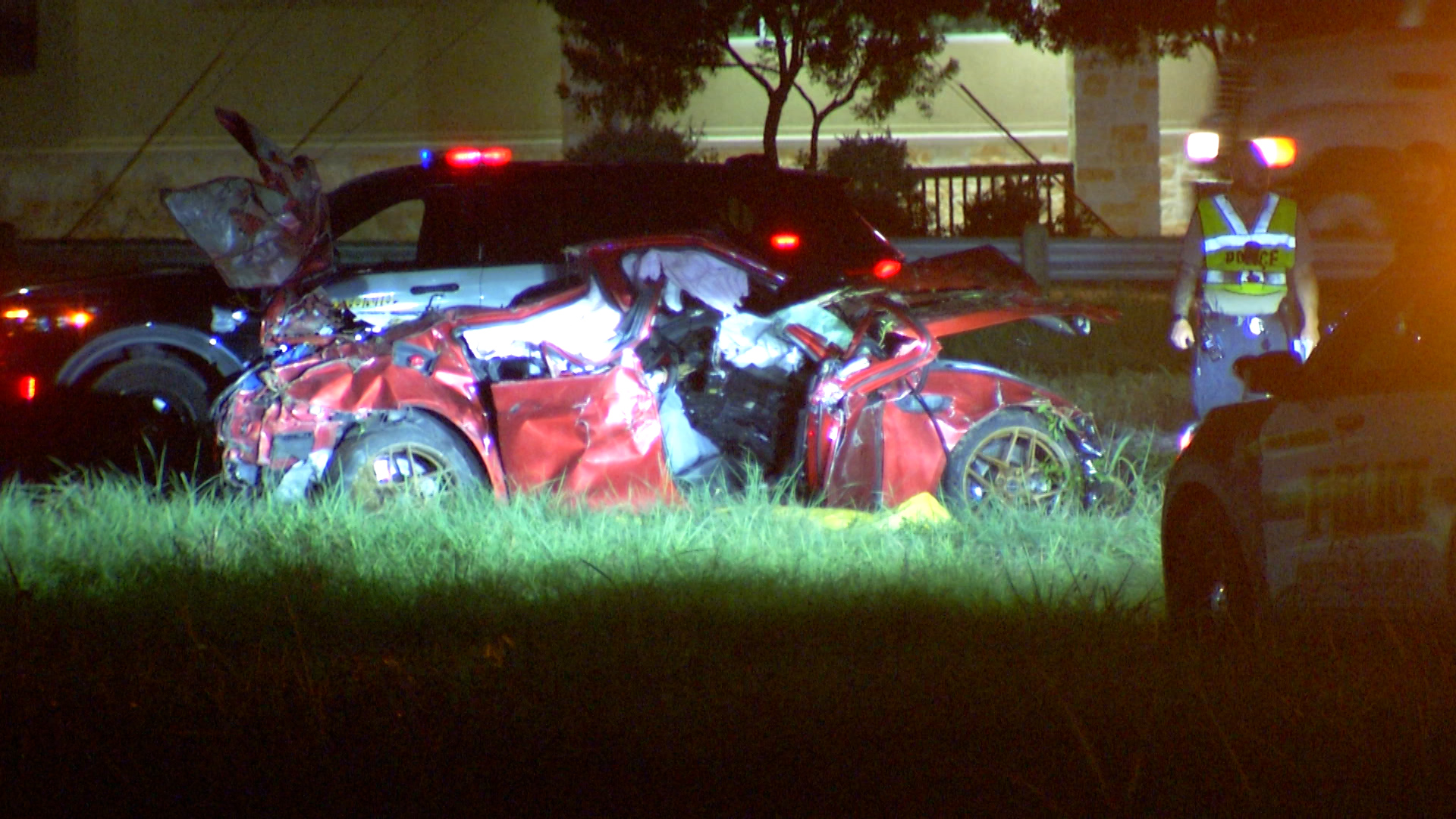 Coverage image for: Driver and passenger killed in rollover crash on Loop 1604 on West Side