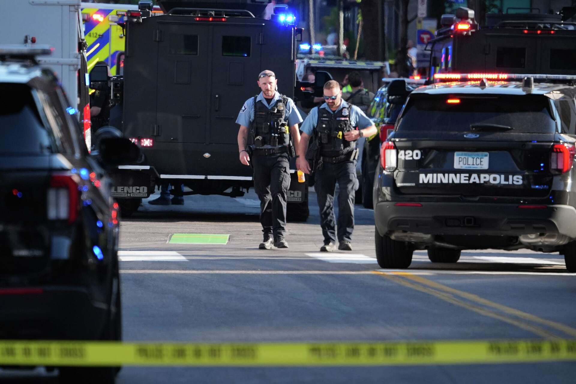 Dramatic videos capture the moment 2 officers were wounded in a deadly  Minneapolis shooting