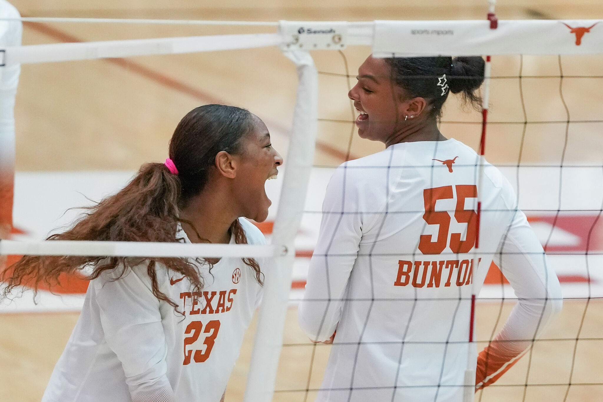 Texas volleyball: See photos of the Longhorns' 2026 home opener against the USC Trojans