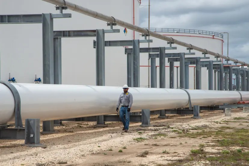 Market not yet pricing oil takeaway constraints