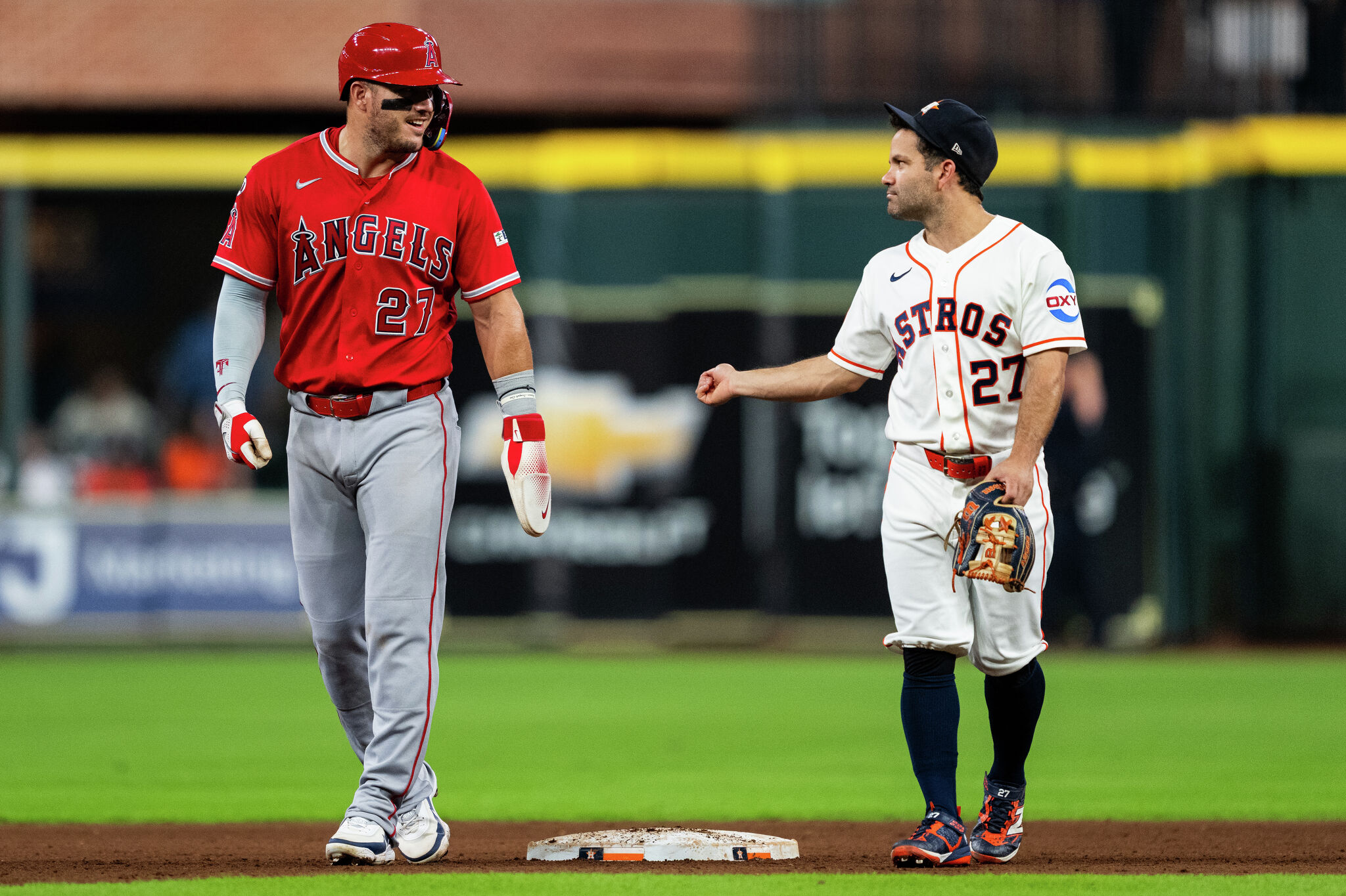 A crazy rich billionaire just bought Astros rival. Houston should be worried. - Chron