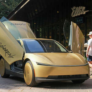 Tesla wins San Antonio approval for robotaxi site near airport