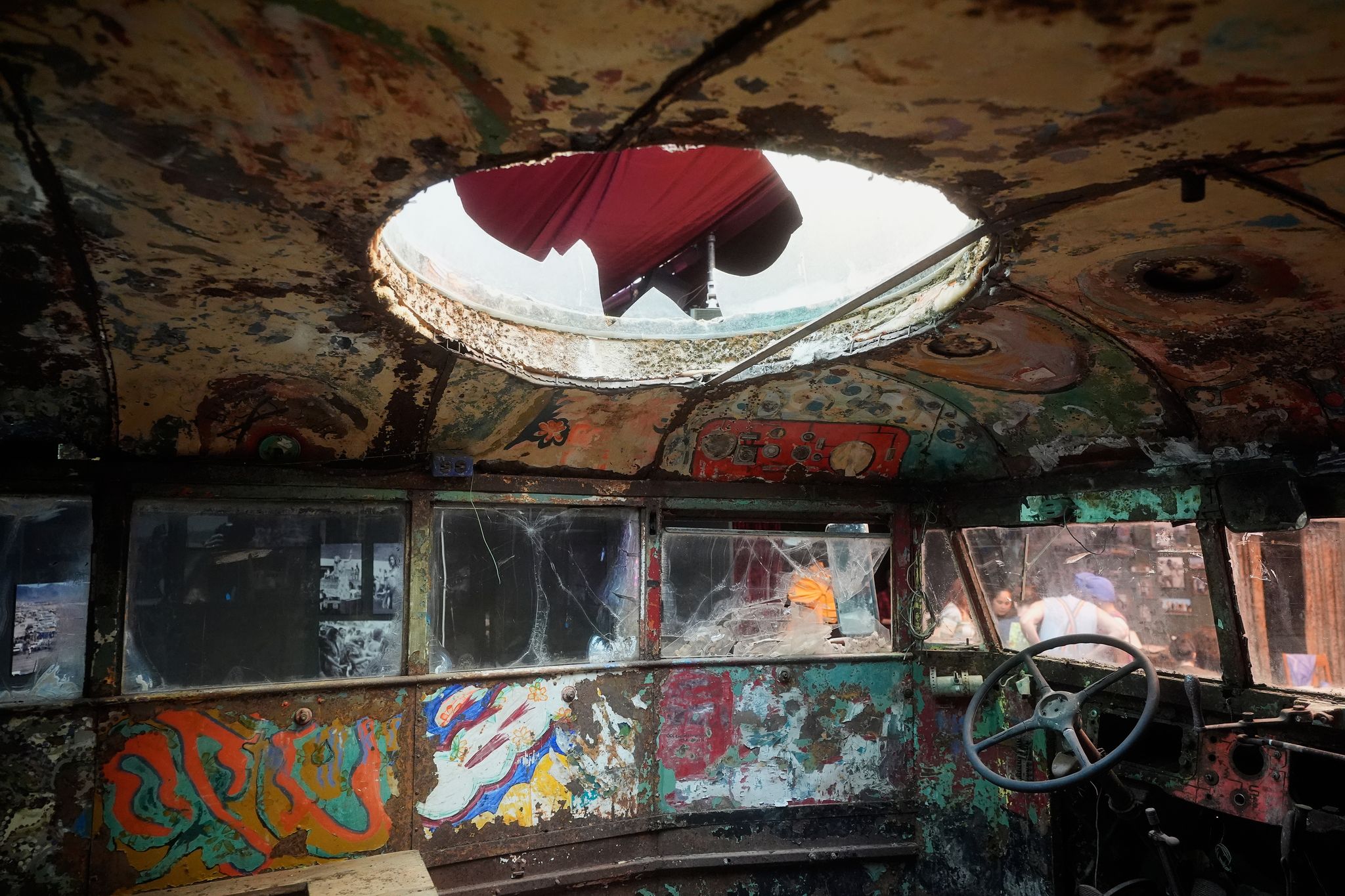 Psychedelic 'Furthur' bus rolls back into San Francisco for new Grateful Dead exhibit