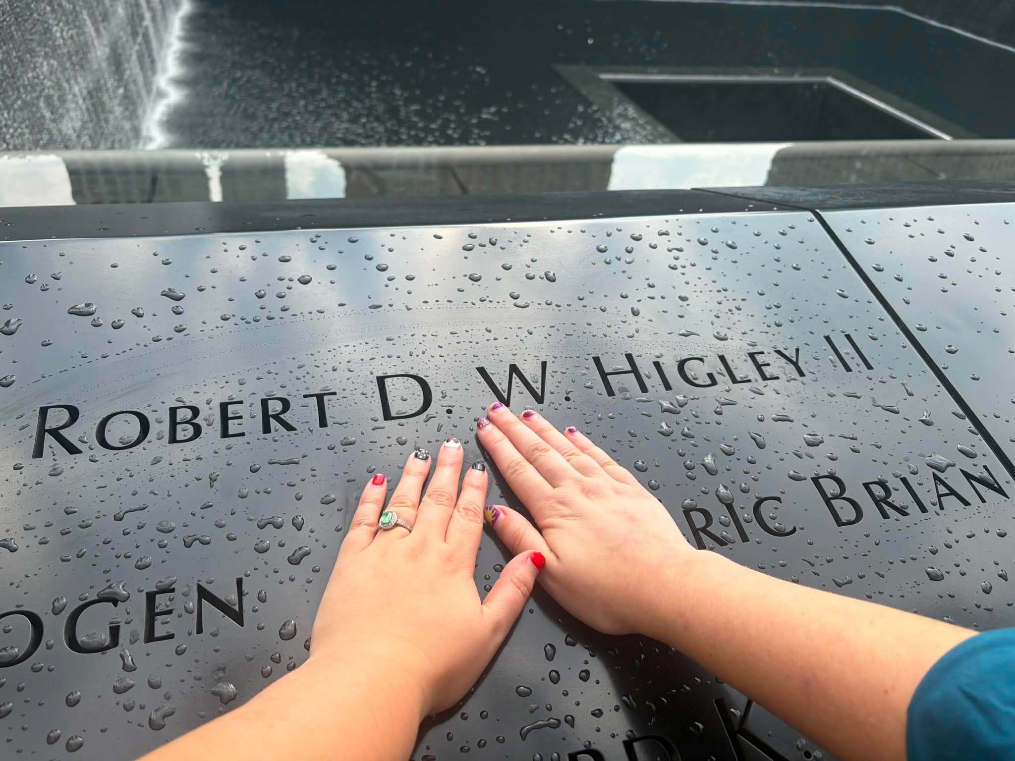 25 years after their dad died on 9/11, CT sisters say they honor him by living life to the fullest