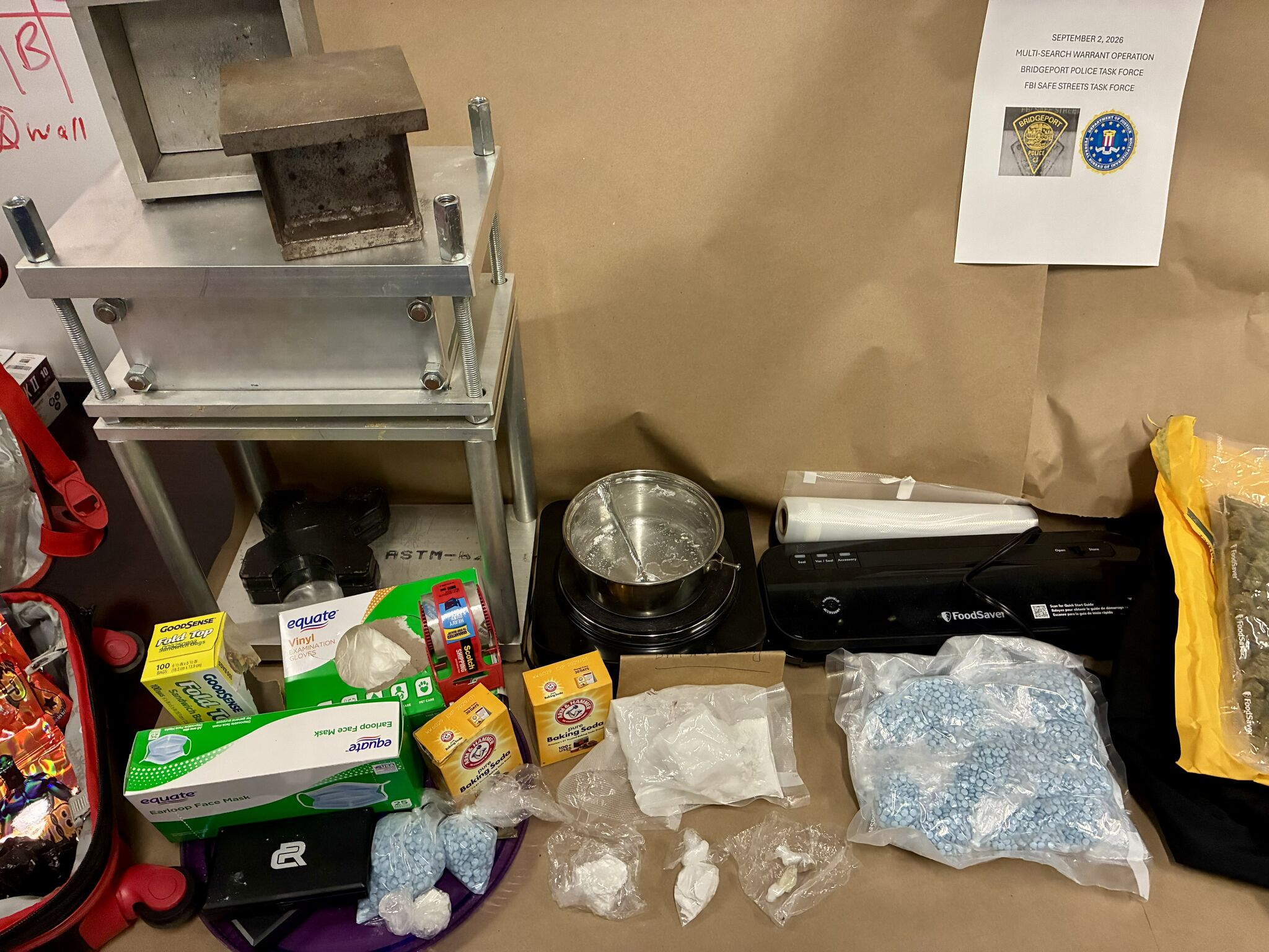 ctpost.com - Diamy Wang - Fentanyl, cocaine seized from 'stash house' in Bridgeport, police say
