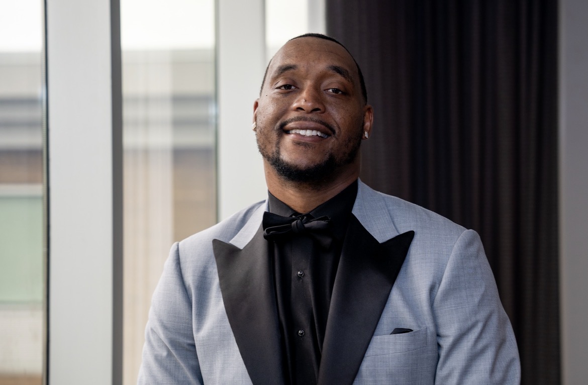 Mitchell Hall of Famer Josh Ford hired as New London girls basketball coach