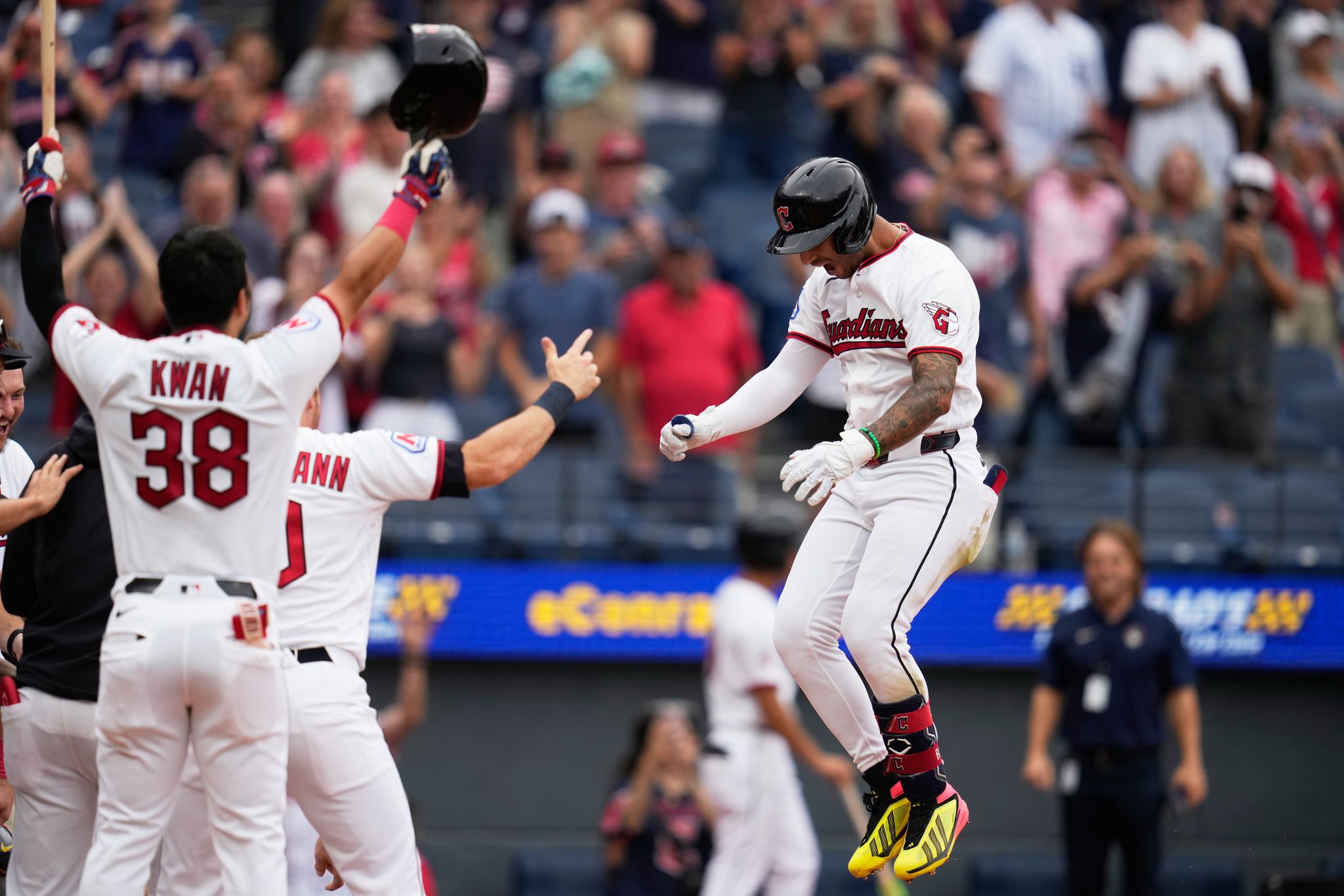 El jonrón de Rocchio deja en el terreno a Tigres y da a Guardianes triunfo 7-6 tras remontada By Por BRIAN DULIK Sep 4, 2026