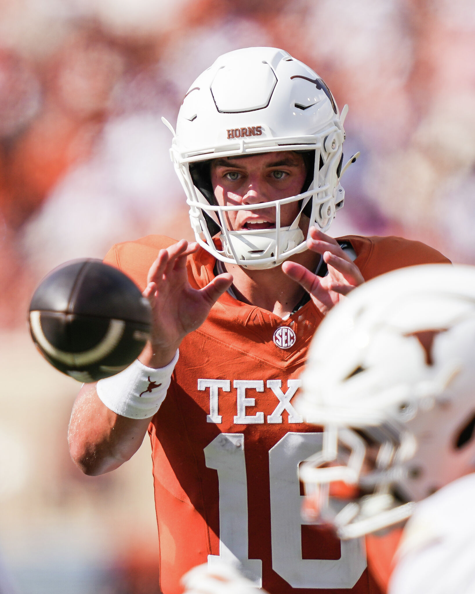 'My first hit before the game started': Arch Manning recounts tunnel tumble before Texas State