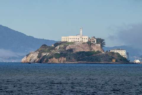 sf-3-kite-surfers-reported-in-distresss-east-of-golden-gate-bridge