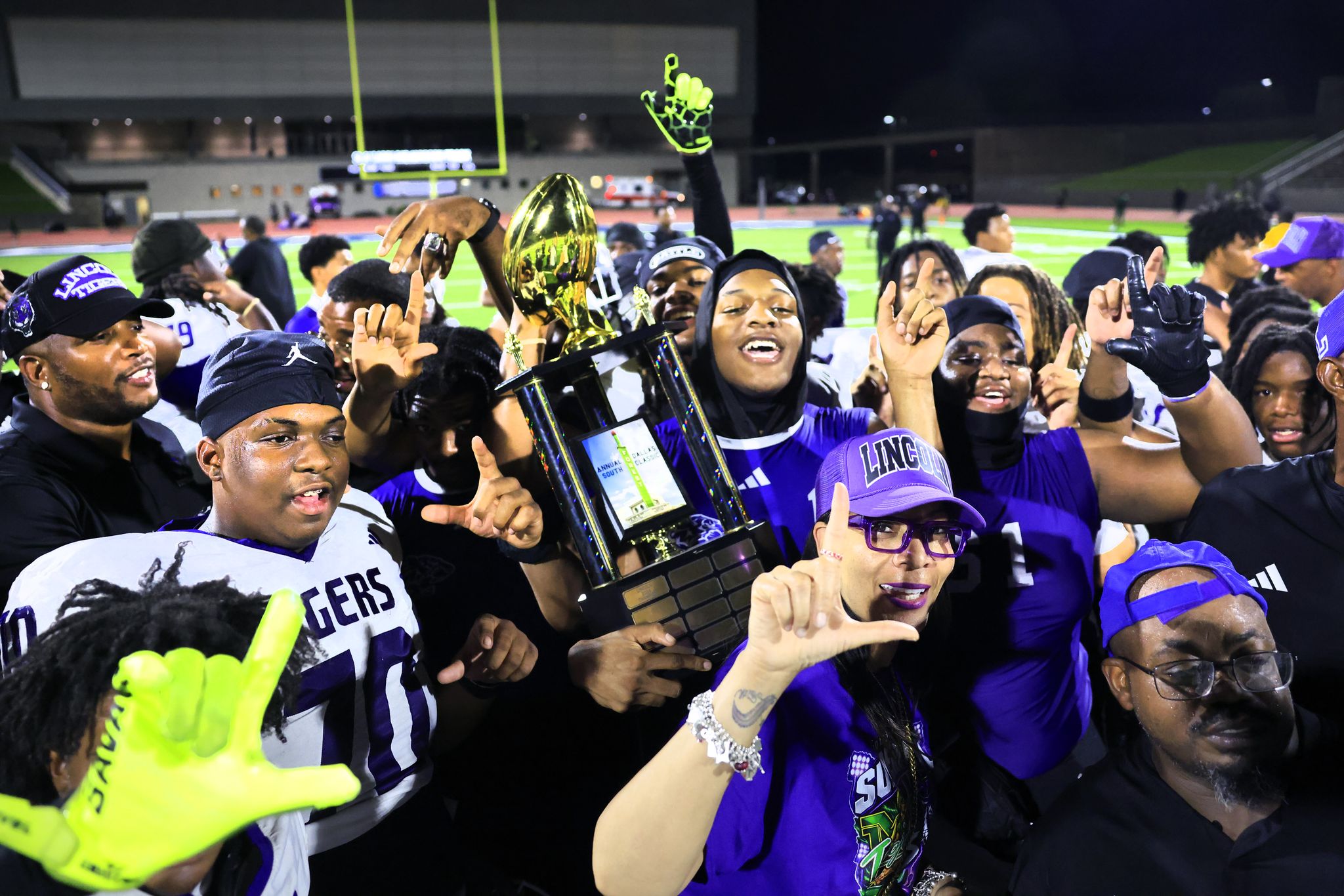 Photos: Lincoln knocks off Madison in annual South Dallas Classic