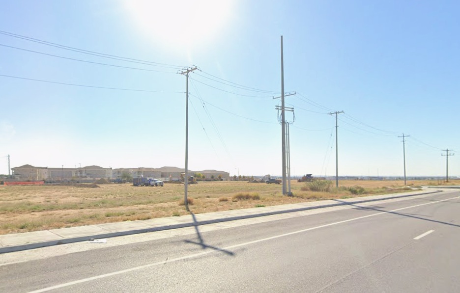 Laredo police are investigating a fatal auto-pedestrian crash that occurred late Saturday night a few blocks from Doctors Hospital.