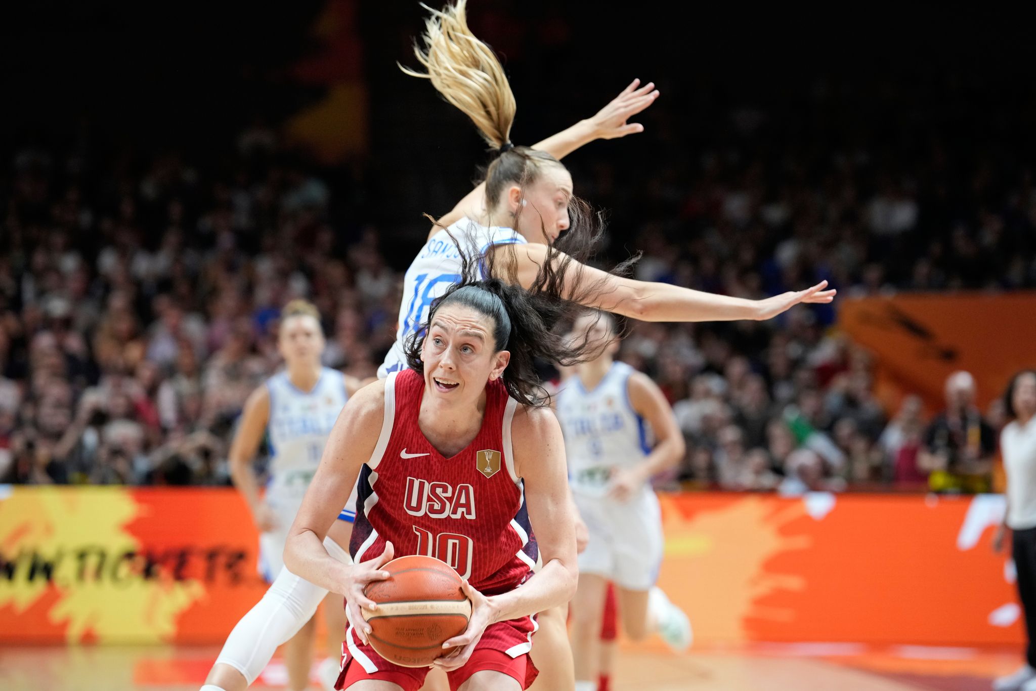 USA narrowly beats Italy 55-52 in women's FIBA World Cup struggle