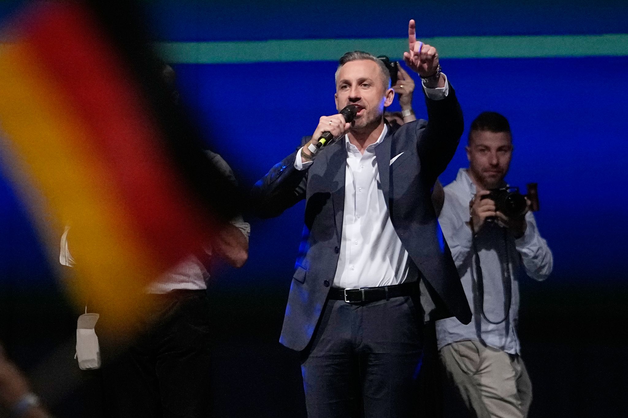 https://s.hdnux.com/photos/01/67/21/62/31268019/3/rawImage.jpg