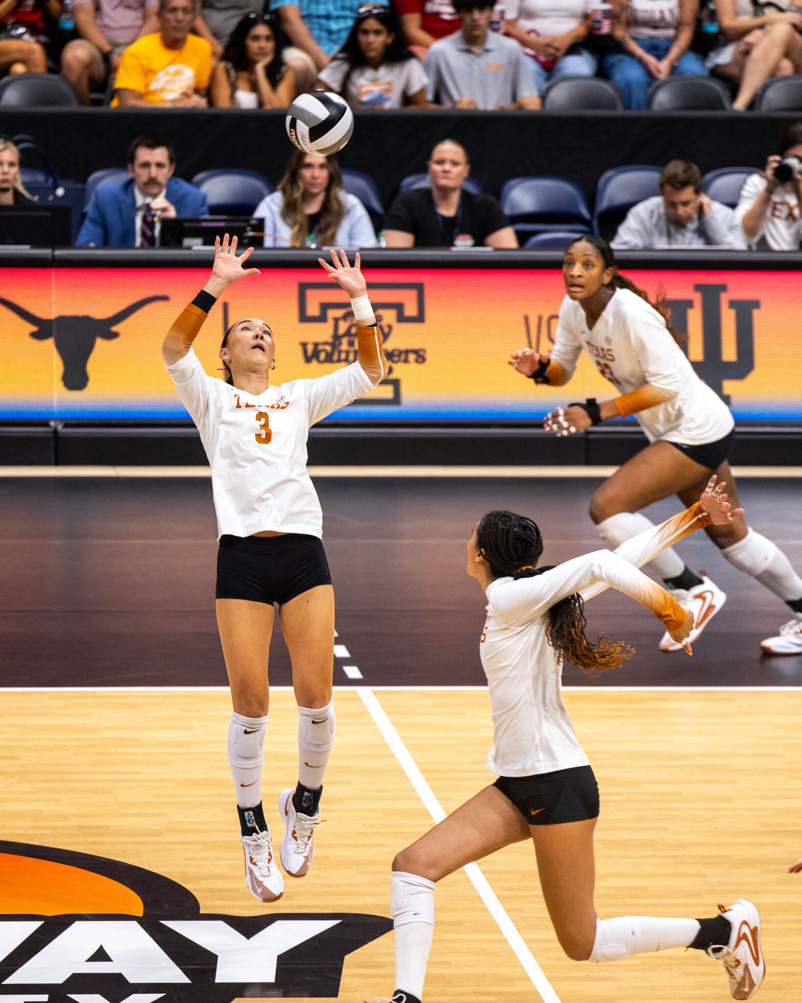 Is Texas volleyball still a top-10 team after losing half of first 6 matches?