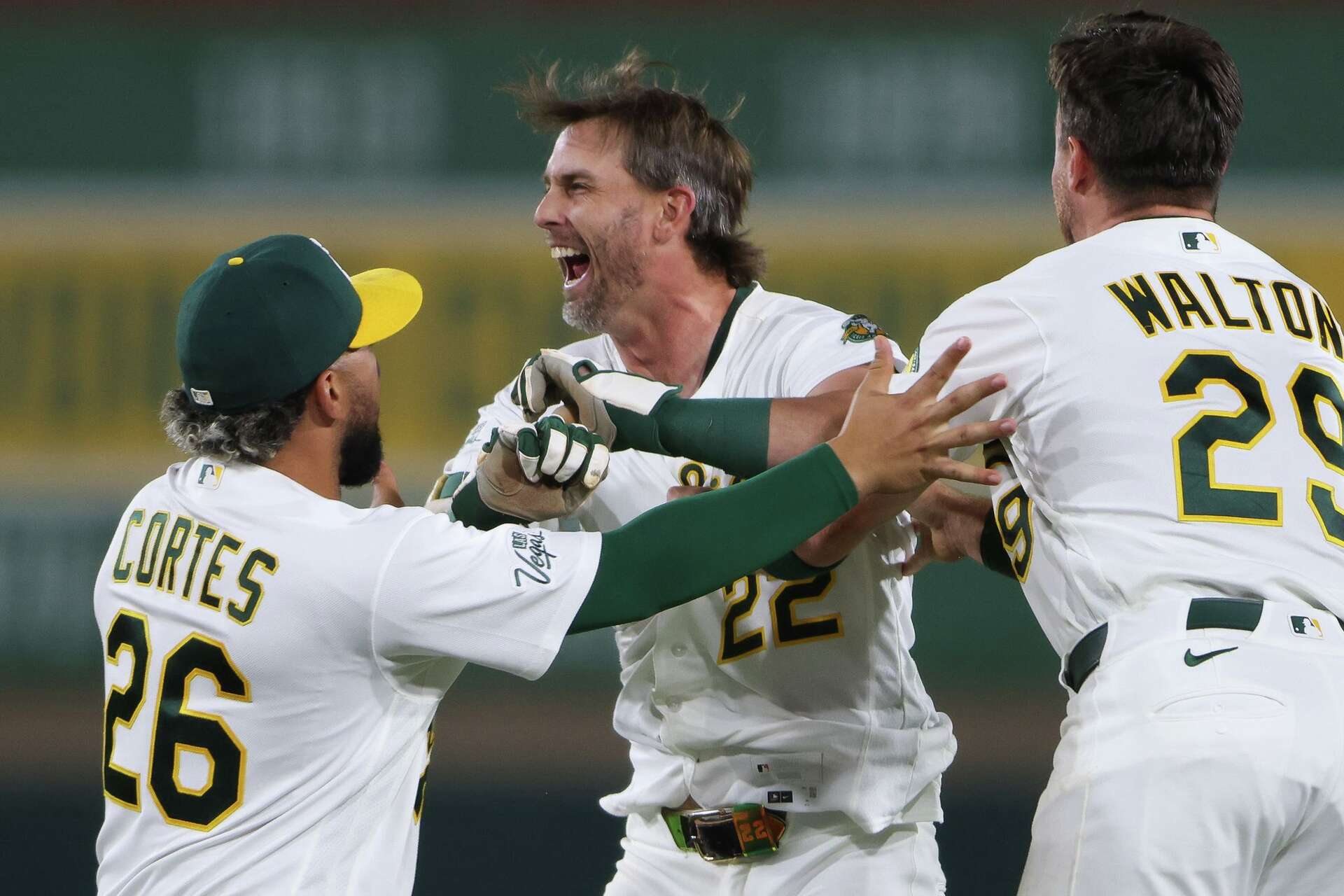 Jeff McNeil legs out winning single in 9th inning, lifts A's to 6