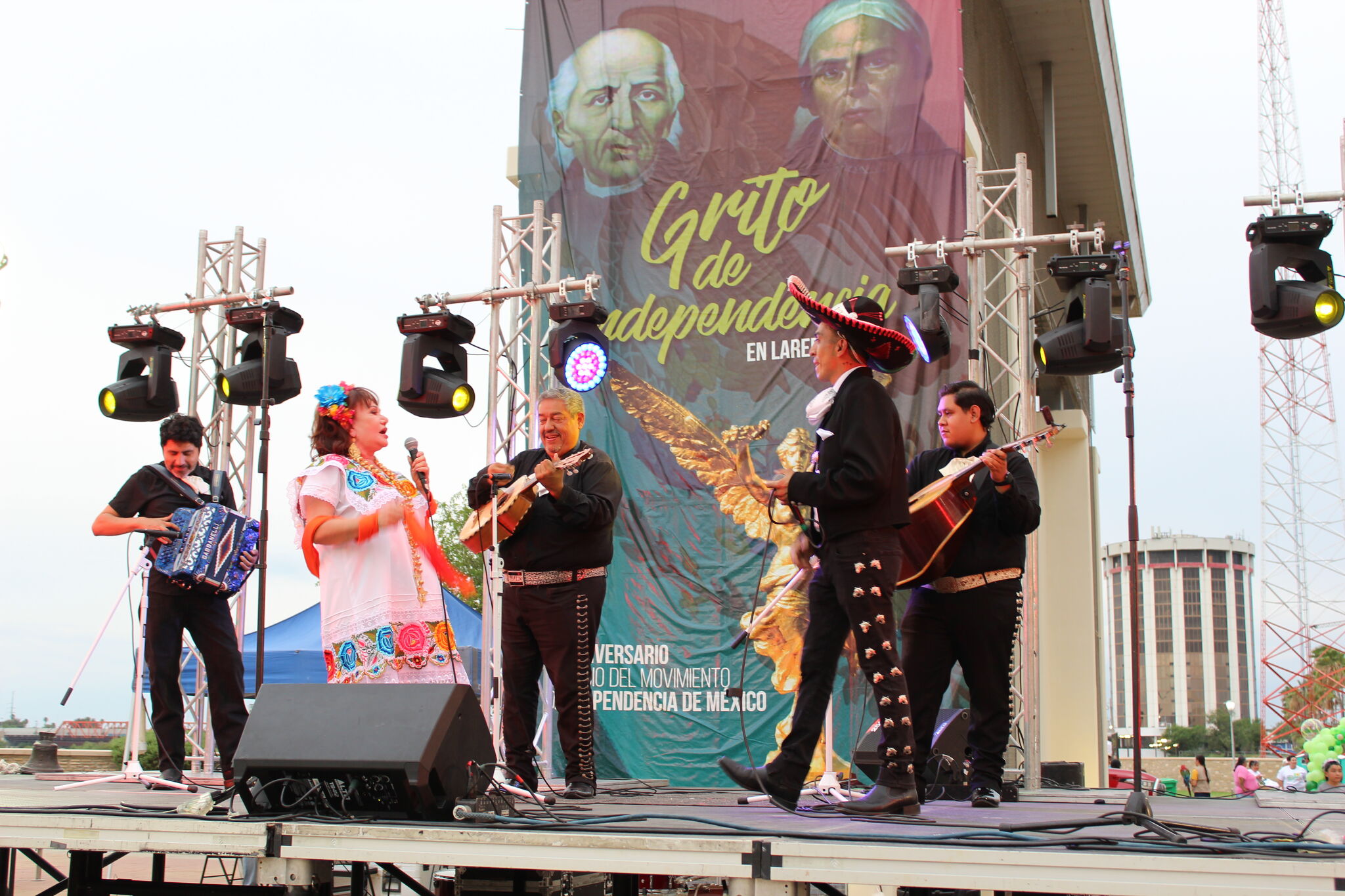 Downtown Laredo will celebrate Mexico's independence with folklórico performances, mariachi music, food vendors and the traditional Grito de Independencia.