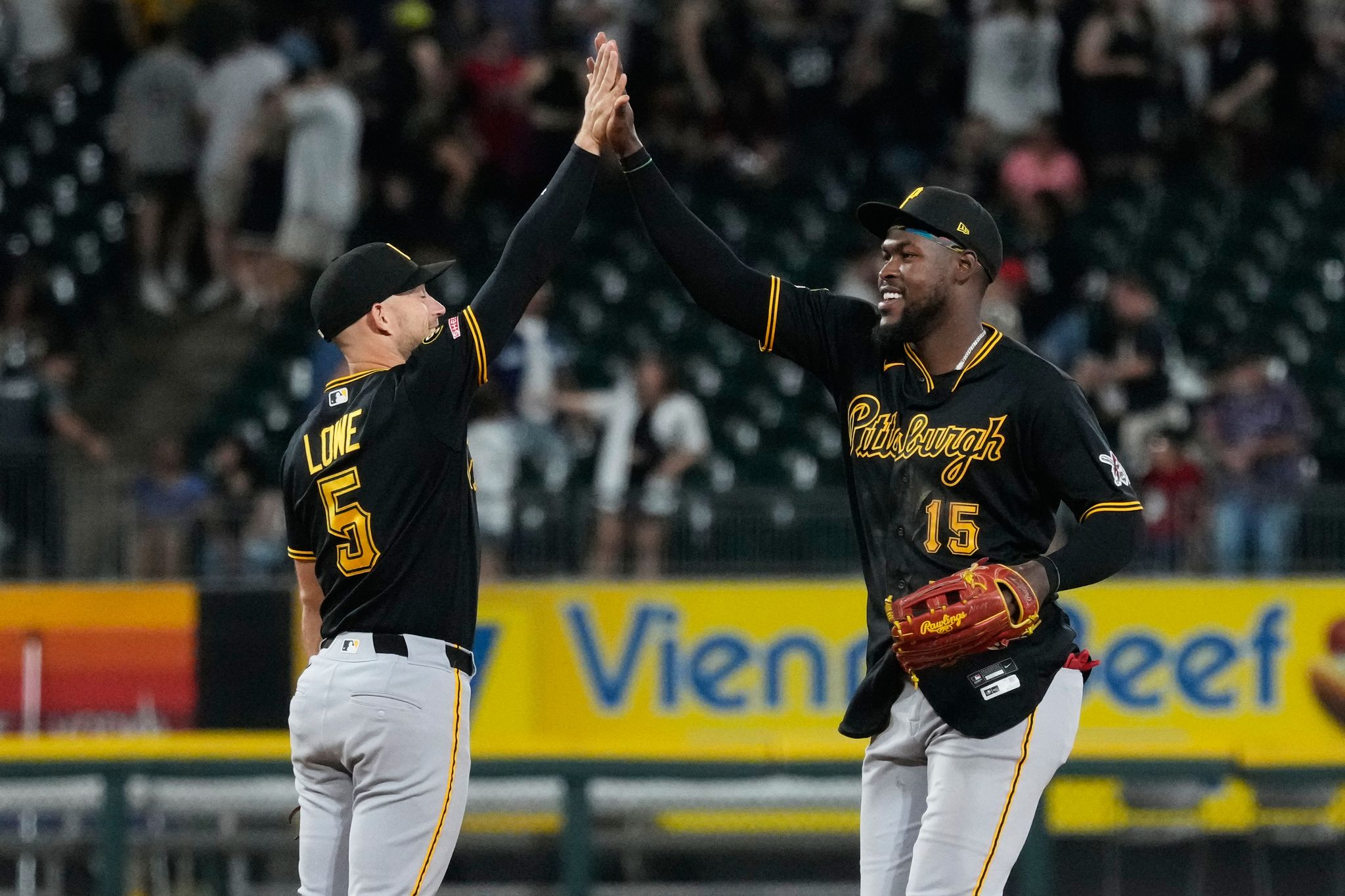 Piratas respaldan a Bubba Chandler con 18 hits y doblegan 9-3 a Medias Blancas By Por MATT CARLSON Sep 8, 2026