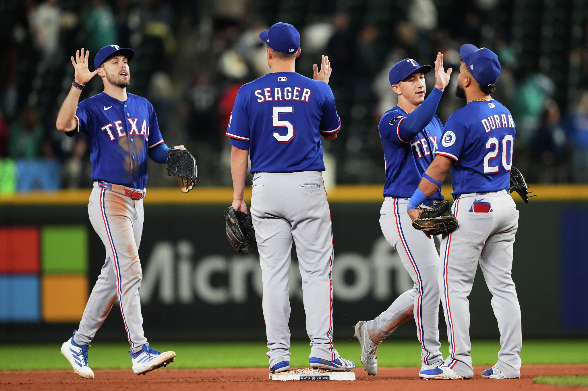 Rangers respond to Skip Schumaker's message, begin make-or-break road trip with a bang