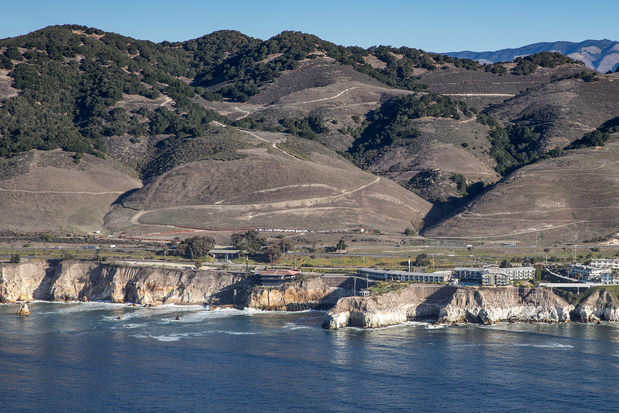 Cliffside Calif. restaurant told to close over 'sudden collapse' fears