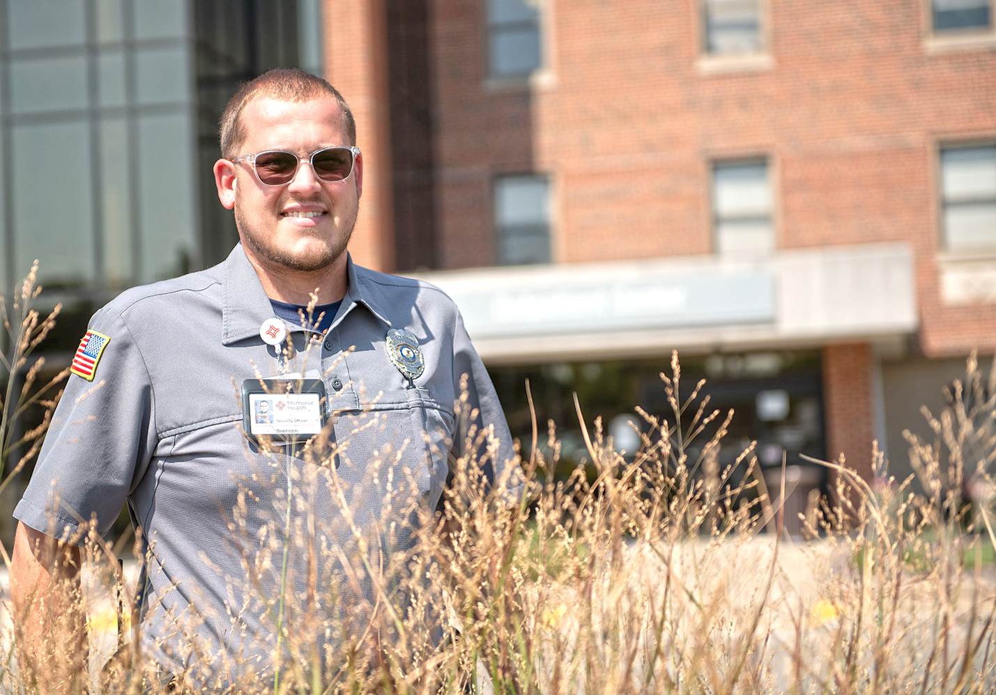Hospital security officer honored for rescuing baby from locked car in heat wave