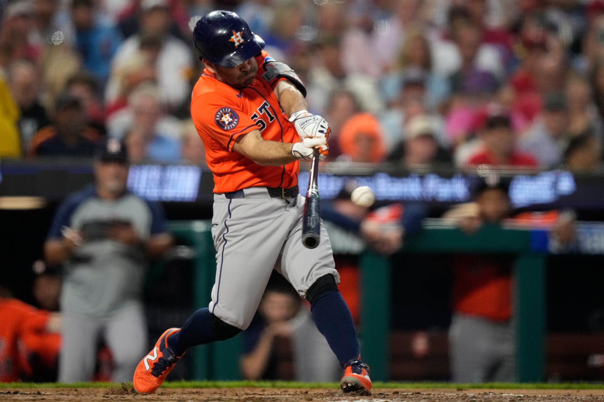 Astros' Jose Altuve doubles in 3rd inning vs. Phillies for 2,500th career hit By ANTHONY SANFILIPPO , Associated Press Updated Sep 9, 2026 11:01 p.m.