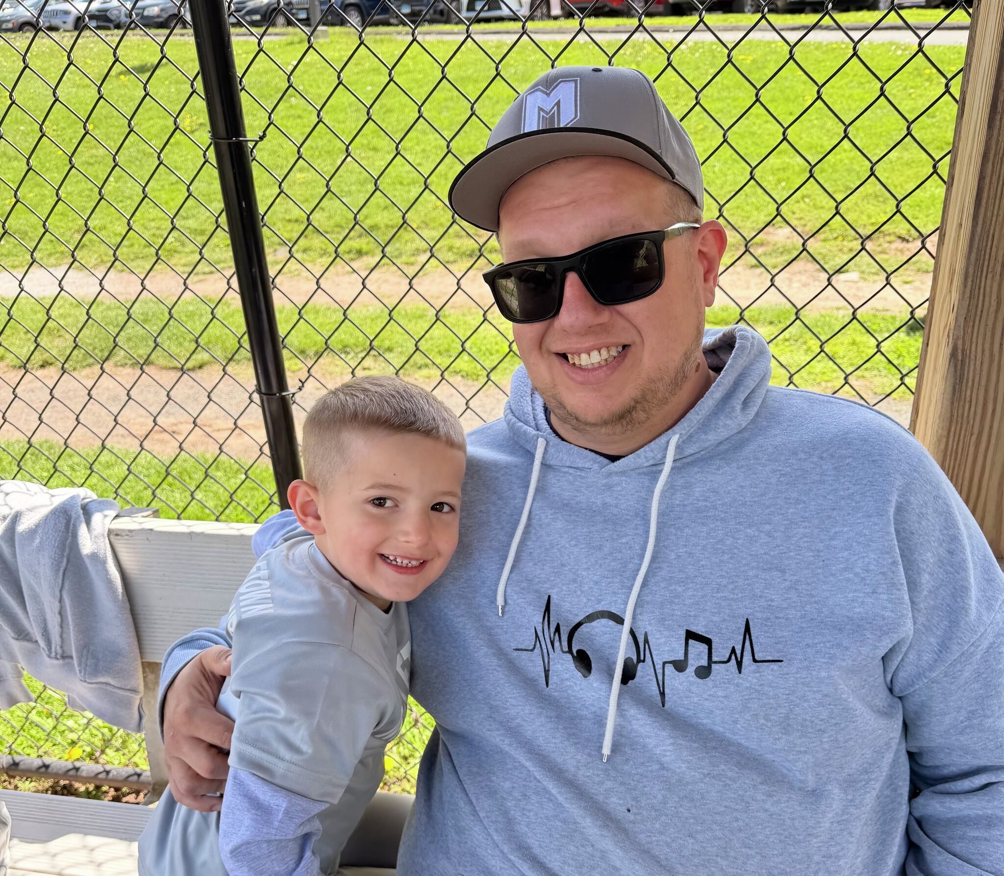 Community rallies after sudden death of Middletown father, radio host